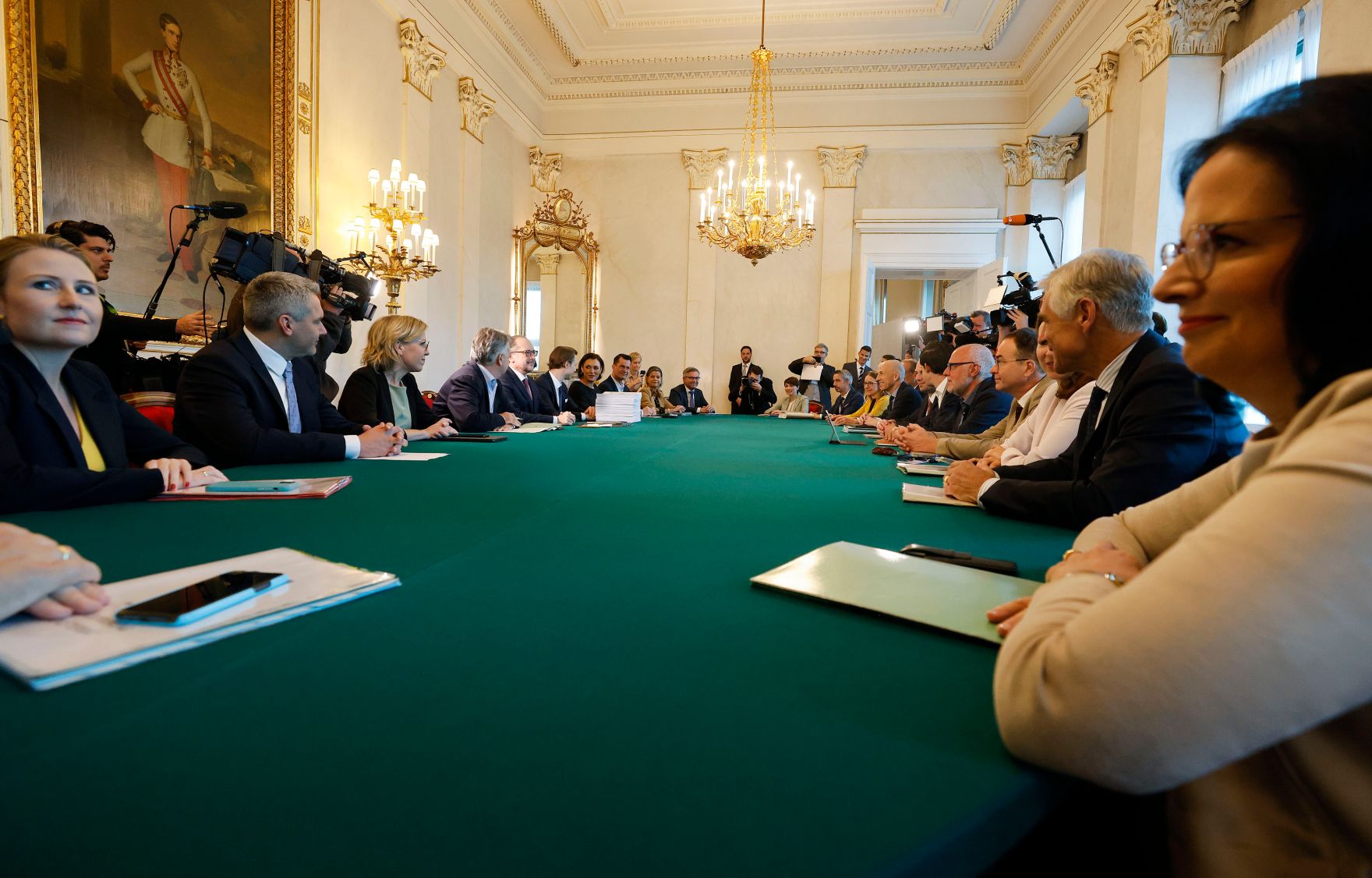 Am 13. Oktober 2021 fand der Ministerrat im Bundeskanzleramt statt.