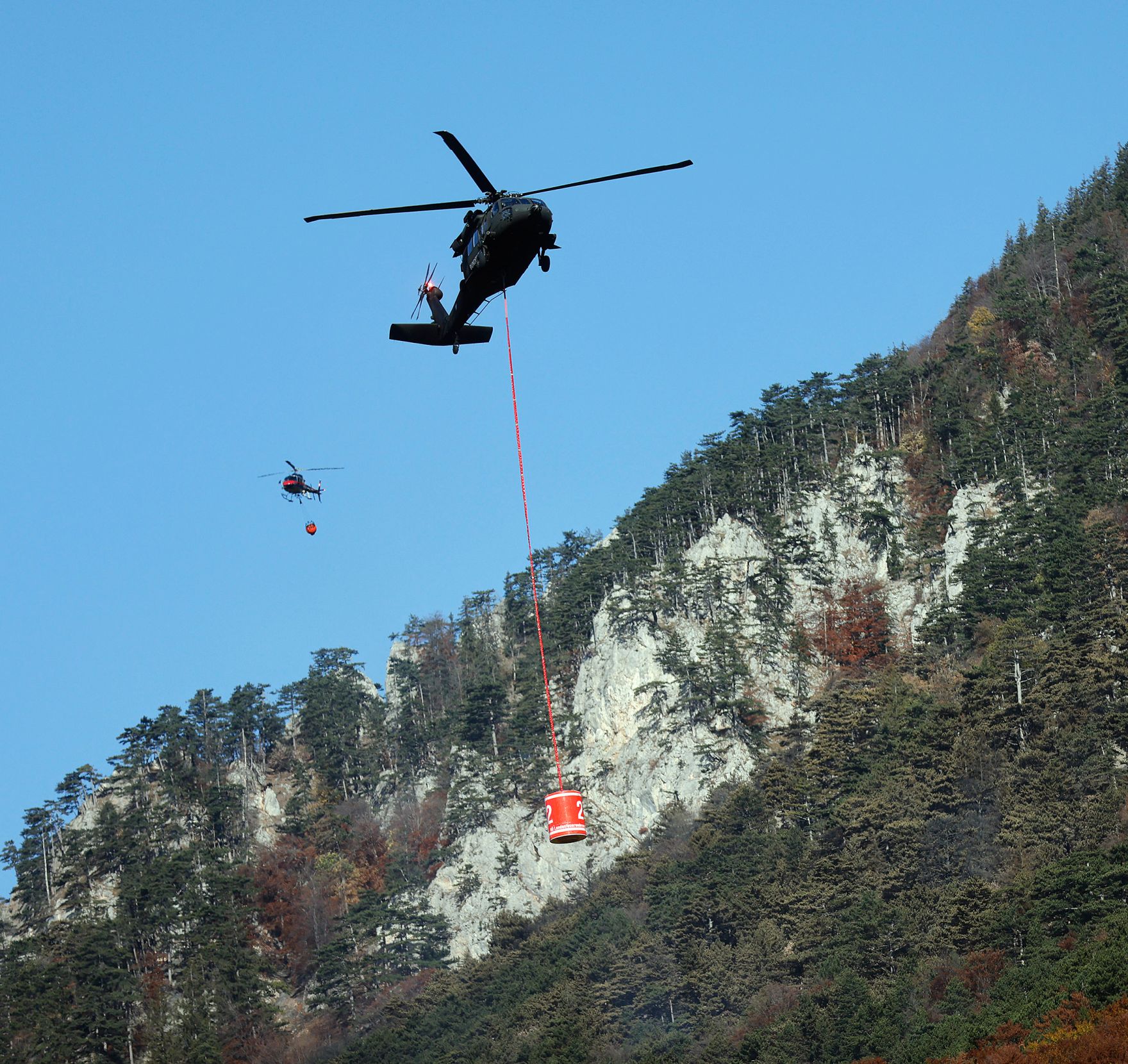 Am 28. Oktober 2021 besuchte Bundeskanzler Alexander Schallenberg das Waldbrand-Einsatzgebiet Reichenau an der Rax.