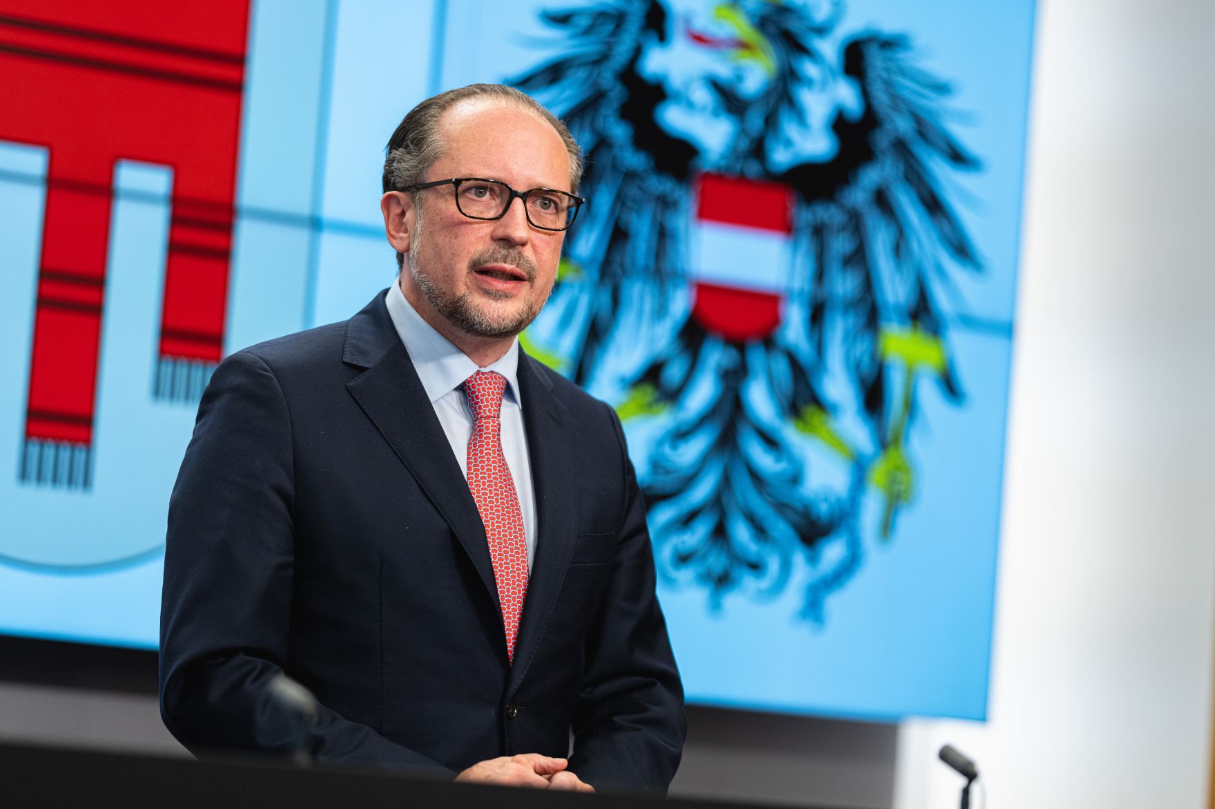 Am 11. November 2021 traf Bundeskanzler Alexander Schallenberg (im Bild) im Rahmen seines Bundesl&auml;ndertags in Vorarlberg den Landeshauptmann Markus Wallner.