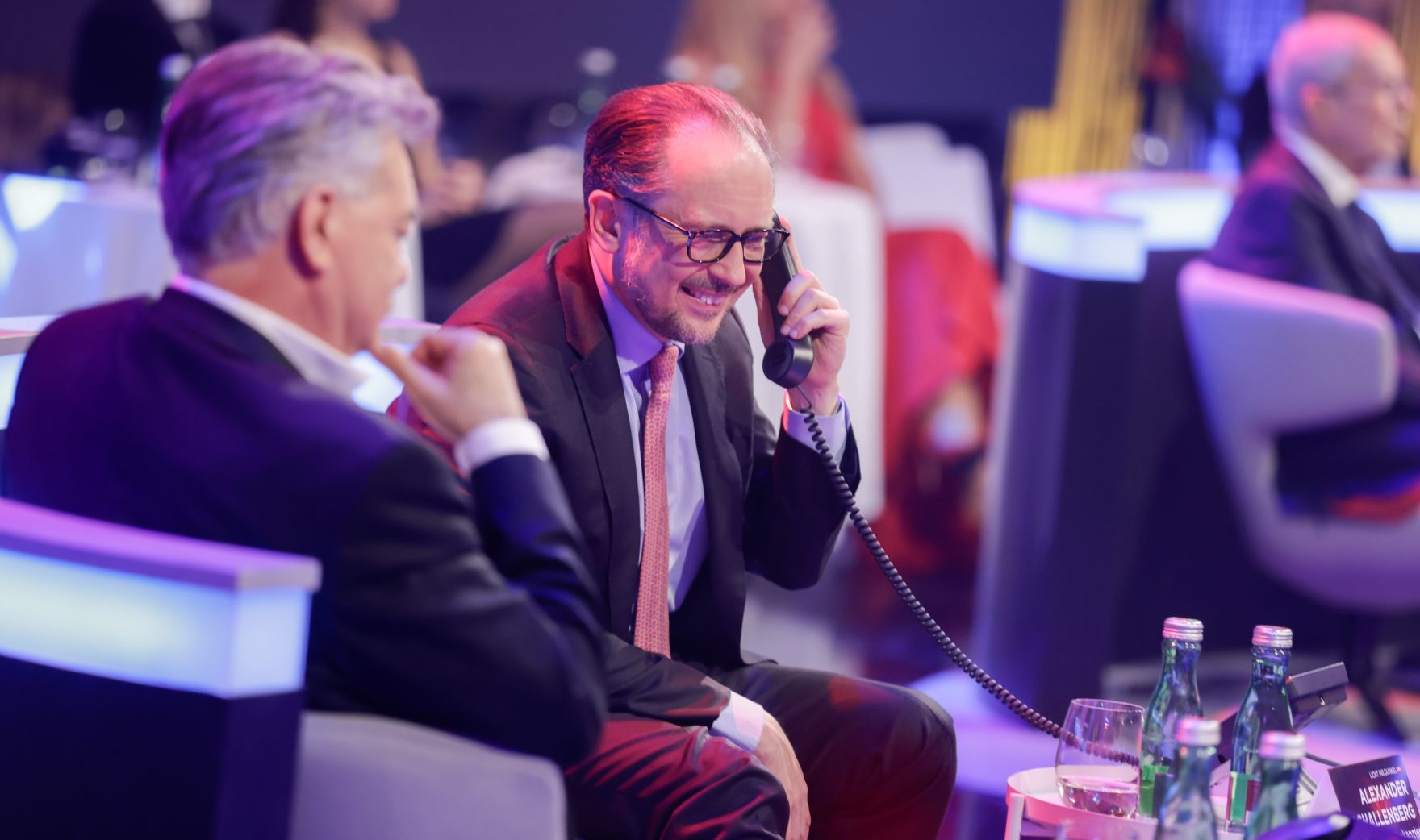 Am 24. November 2021 nahm Bundeskanzler Alexander Schallenberg an der Licht ins Dunkel Gala im ORF Zentrum Wien teil.