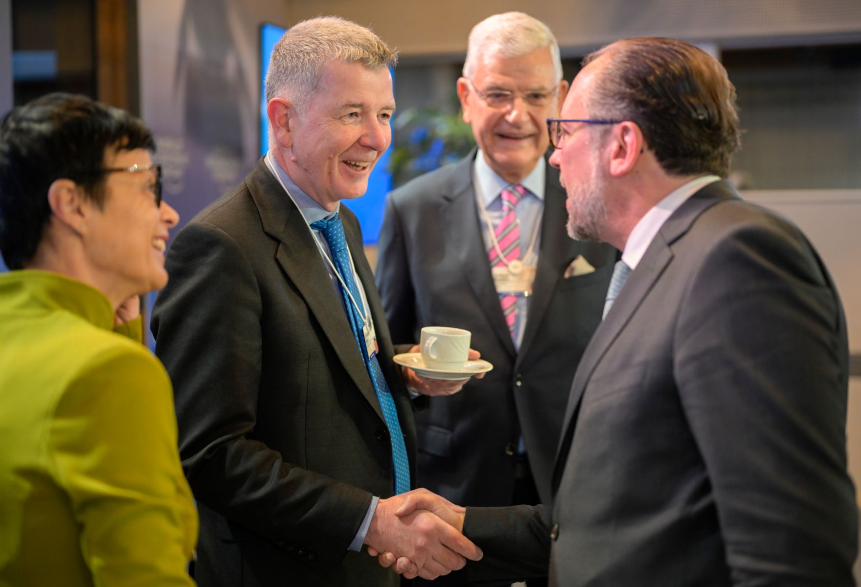 Am 23. J&auml;nner 2025 nahm Bundeskanzler Alexander Schallenberg (r.) am Weltwirtschaftsforum in Davos teil.