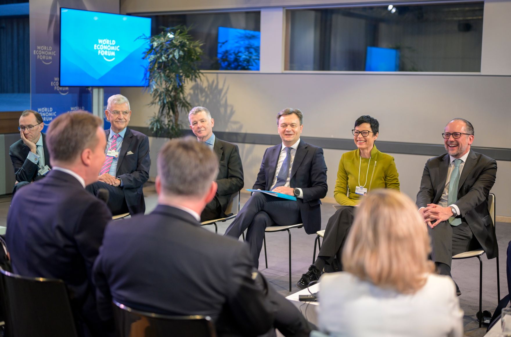 Am 23. J&auml;nner 2025 nahm Bundeskanzler Alexander Schallenberg (r.) am Weltwirtschaftsforum in Davos teil.