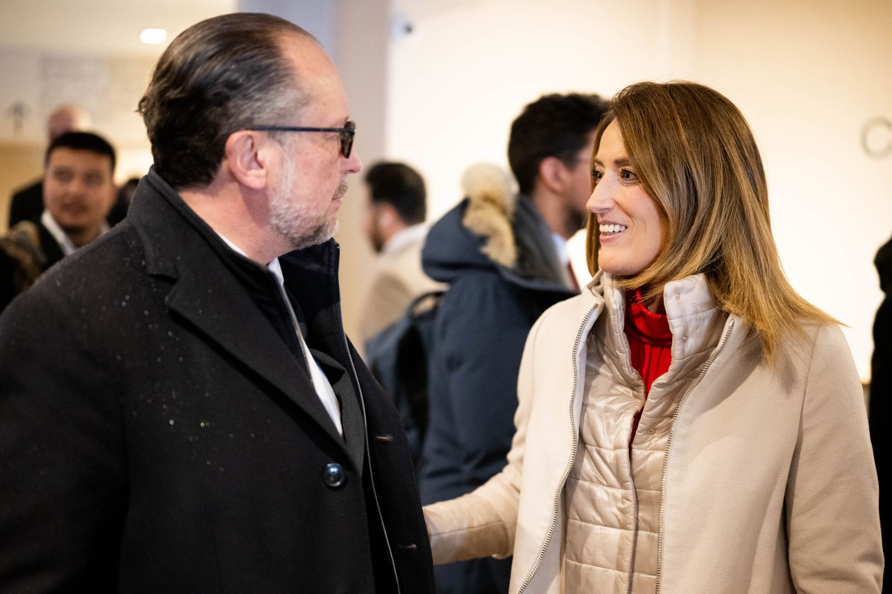 Am 23. J&auml;nner 2025 nahm Bundeskanzler Alexander Schallenberg (l.) am Weltwirtschaftsforum in Davos teil. Im Bild mit der EU-Parlamentspr&auml;sidentin Roberta Metsola (r.).