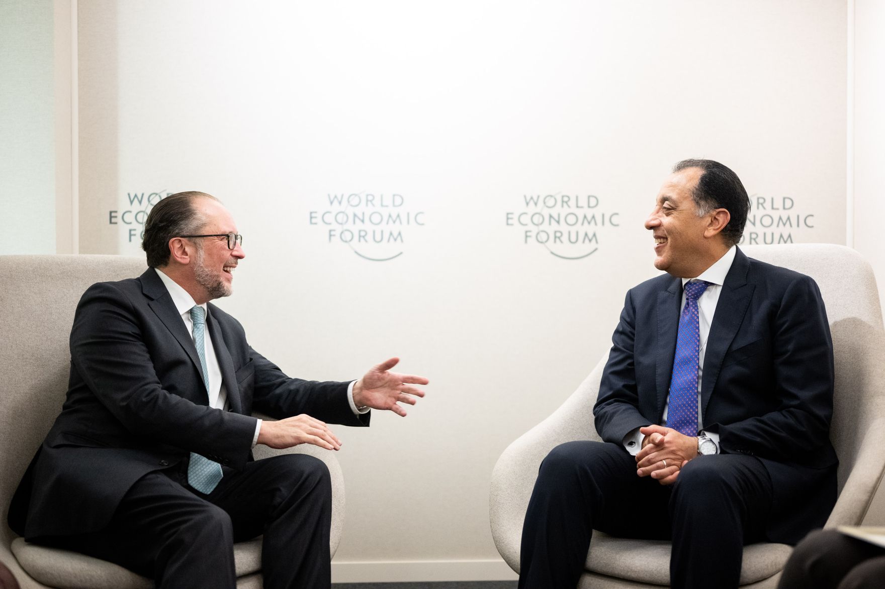 Am 23. J&auml;nner 2025 nahm Bundeskanzler Alexander Schallenberg (l.) am Weltwirtschaftsforum in Davos teil. Im Bild mit dem &Auml;gyptens Premierminister Mostafa Madbouli (r.).