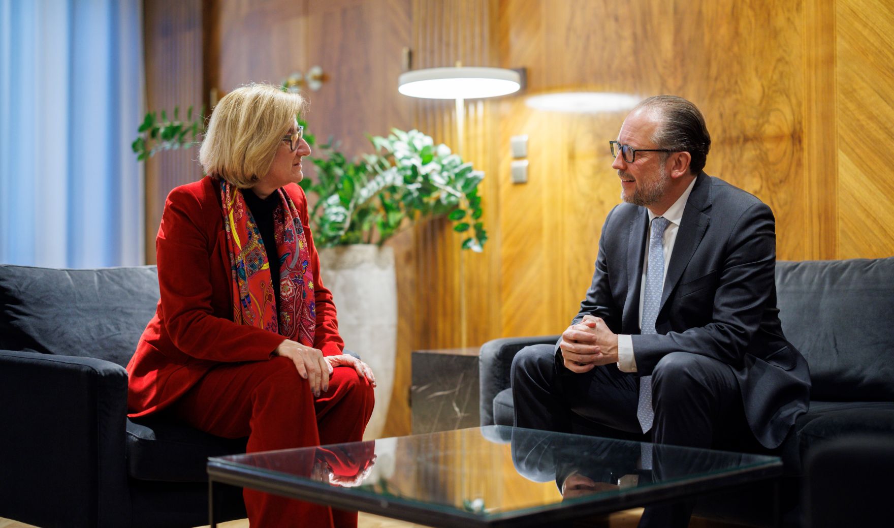 Am 24. J&auml;nner 2025 empfing Bundeskanzler Alexander Schallenberg (r.) die Landeshauptfrau von Nieder&ouml;sterreich Johanna Mikl-Leitner (l.) zu einem Arbeitsgespr&auml;ch im Bundeskanzleramt.