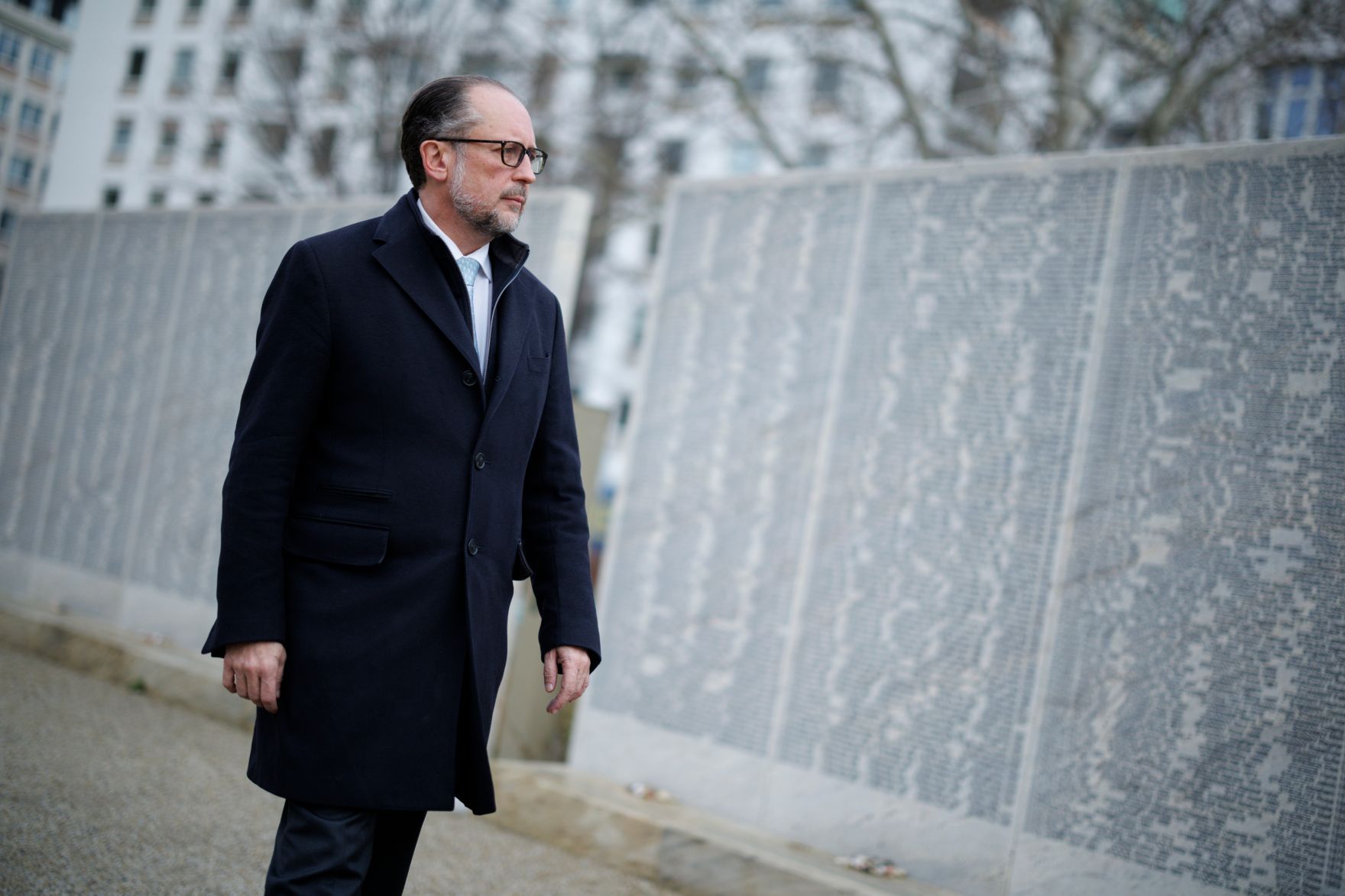 Am 27. J&auml;nner 2025 besuchte Bundeskanzler Alexander Schallenberg (im Bild) anl&auml;sslich des internationalen Tag des Gedenkens an die Opfer des Holocaust die Shoah Namensmauern im Ostarrichipark.