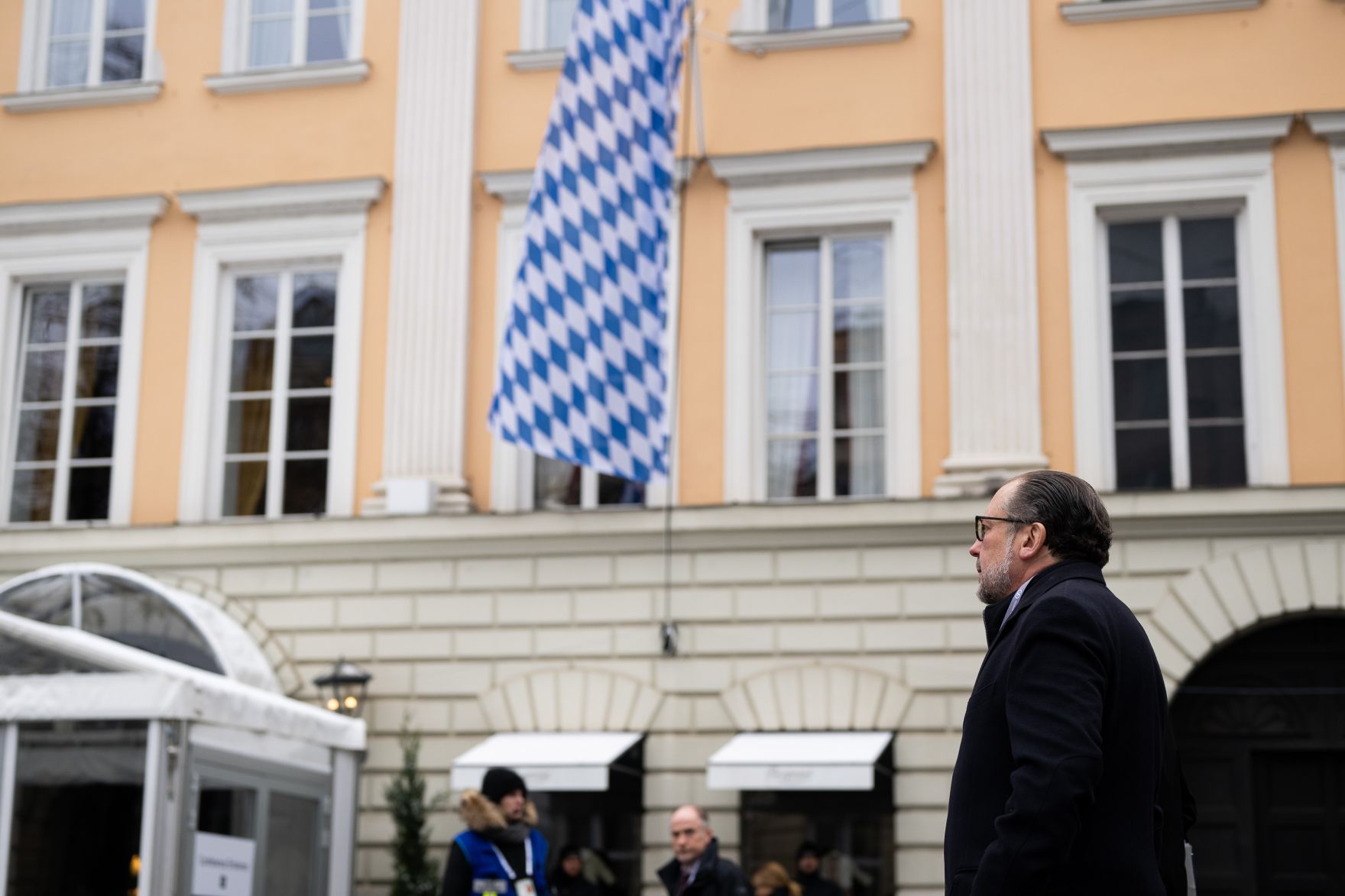 Am 14. Februar 2025 nahm Bundeskanzler Alexander Schallenberg (r.) an der M&uuml;nchner Sicherheitskonferenz teil.