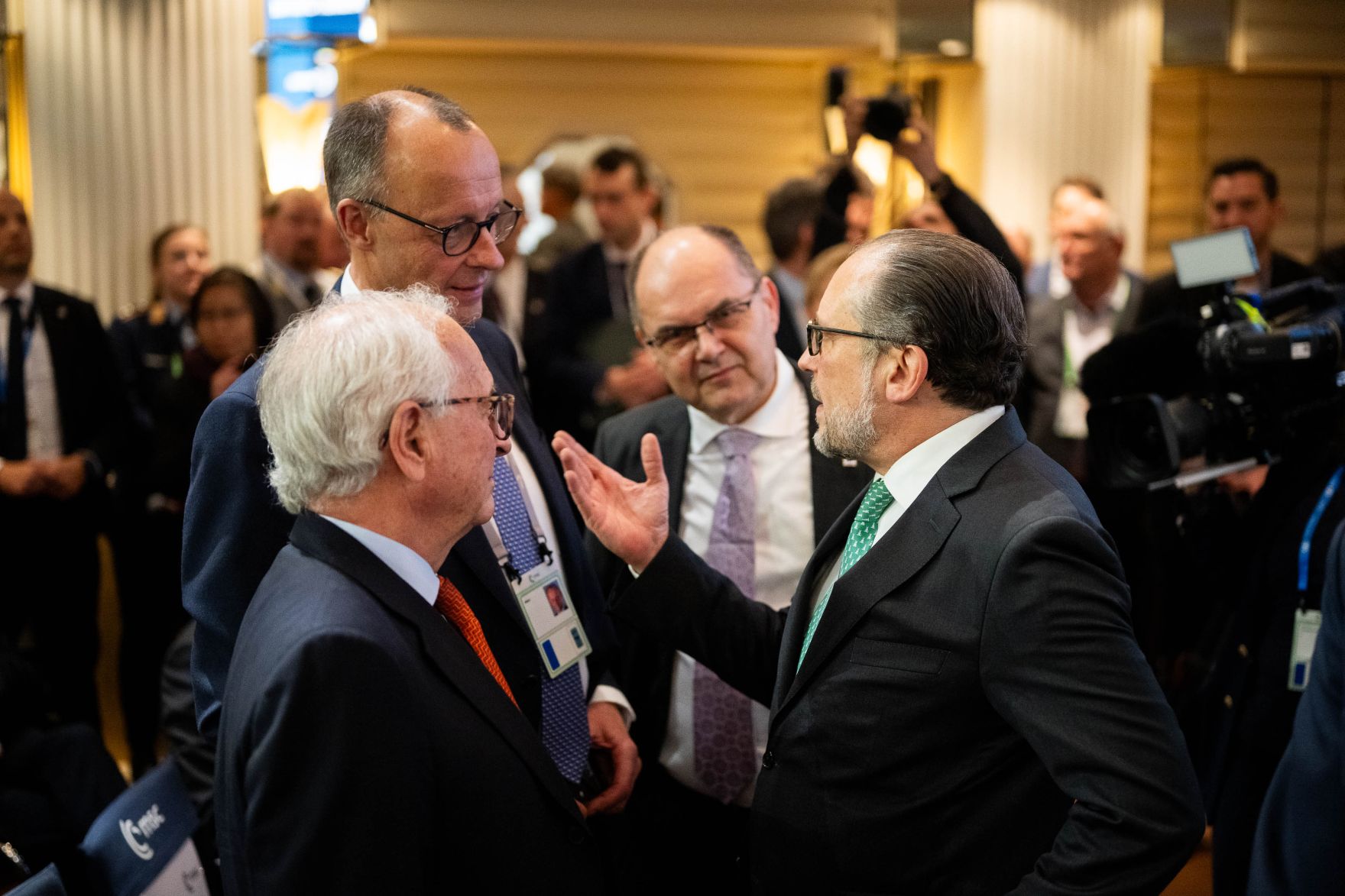 Am 14. Februar 2025 nahm Bundeskanzler Alexander Schallenberg (r.) an der M&uuml;nchner Sicherheitskonferenz teil.