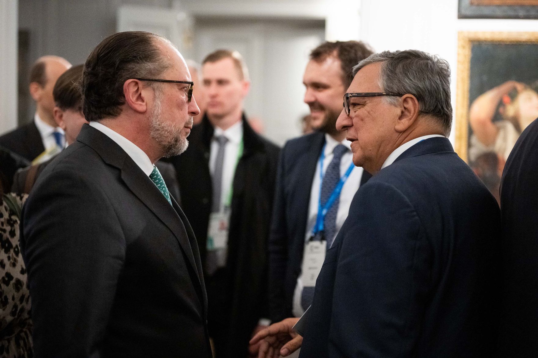 Am 14. Februar 2025 nahm Bundeskanzler Alexander Schallenberg (l.) an der M&uuml;nchner Sicherheitskonferenz teil. Im Bild mit dem ehemaligen EU-Kommissionspr&auml;sidenten Manuel Barroso (r.).