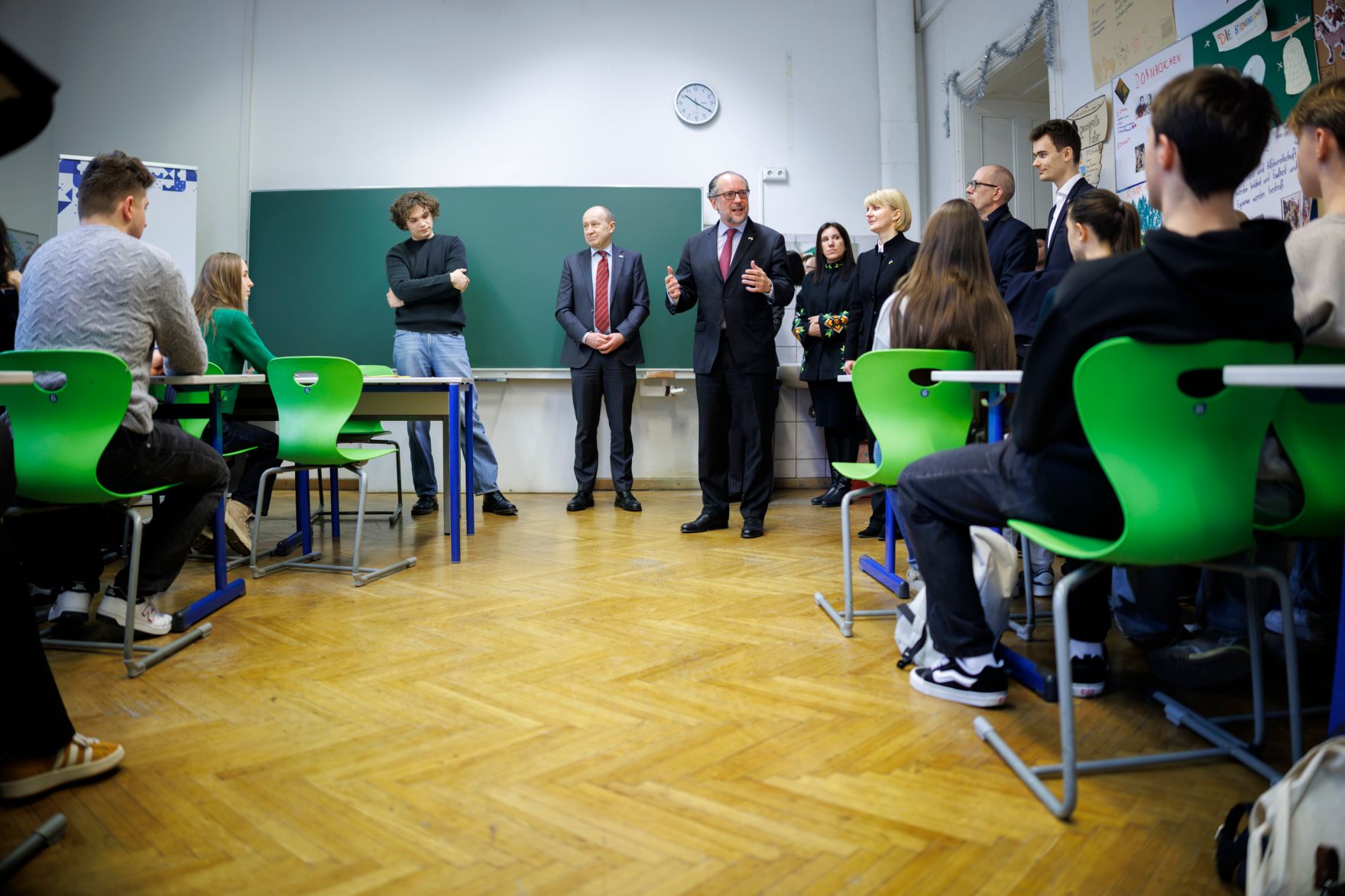 Am 23. Februar 2025 besuchte Bundeskanzler Alexander Schallenberg die Ukrainische Samstagsschule in Wien.