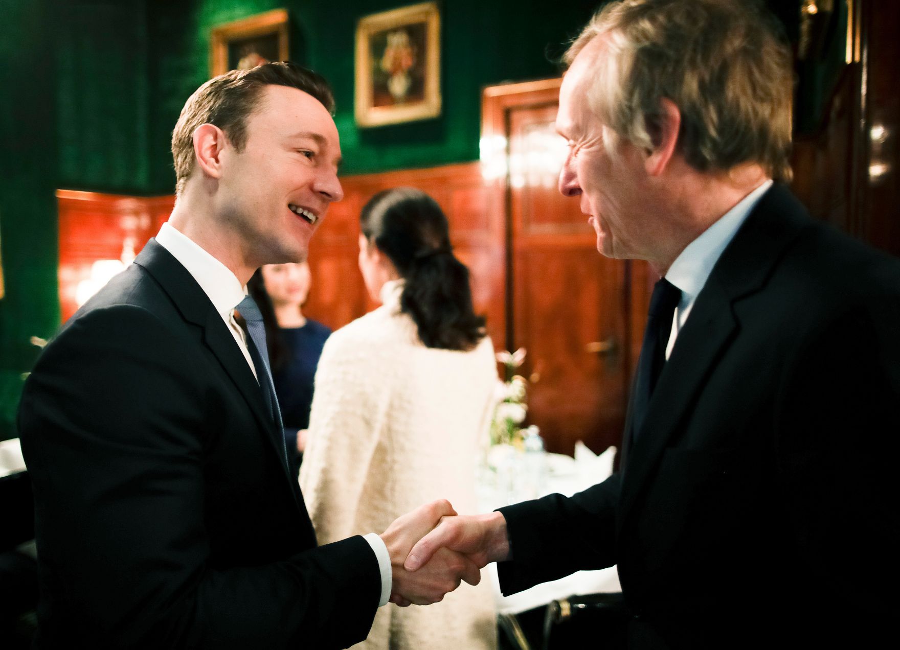 Am 1. J&auml;nner 2019 besuchte Bundesminister Gernot Bl&uuml;mel (l.) gemeinsam mit Paul Dujardin (r.), dem Generaldirektor des Kulturzentrums BOZAR in Br&uuml;ssel, das Neujahrskonzert.