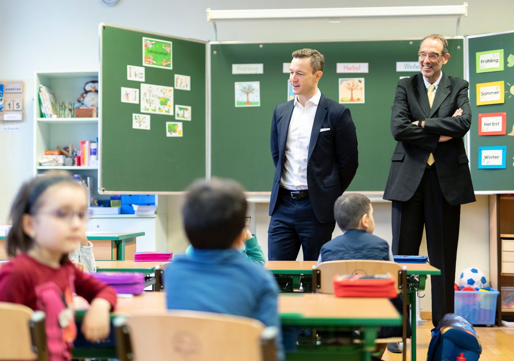 Am 15. J&auml;nner 2019 besuchte Bundesminister Gernot Bl&uuml;mel (l.) gemeinsam mit Bundesminister Heinz Fa&szlig;mann (r.) die Volksschule Dietmayrgasse in Wien.