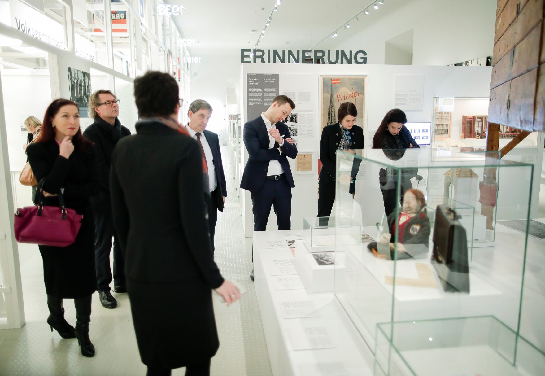Am 23. J&auml;nner 2019 besuchte Bundesminister Gernot Bl&uuml;mel gemeinsam mit eine Expertengruppe das Haus der Geschichte.