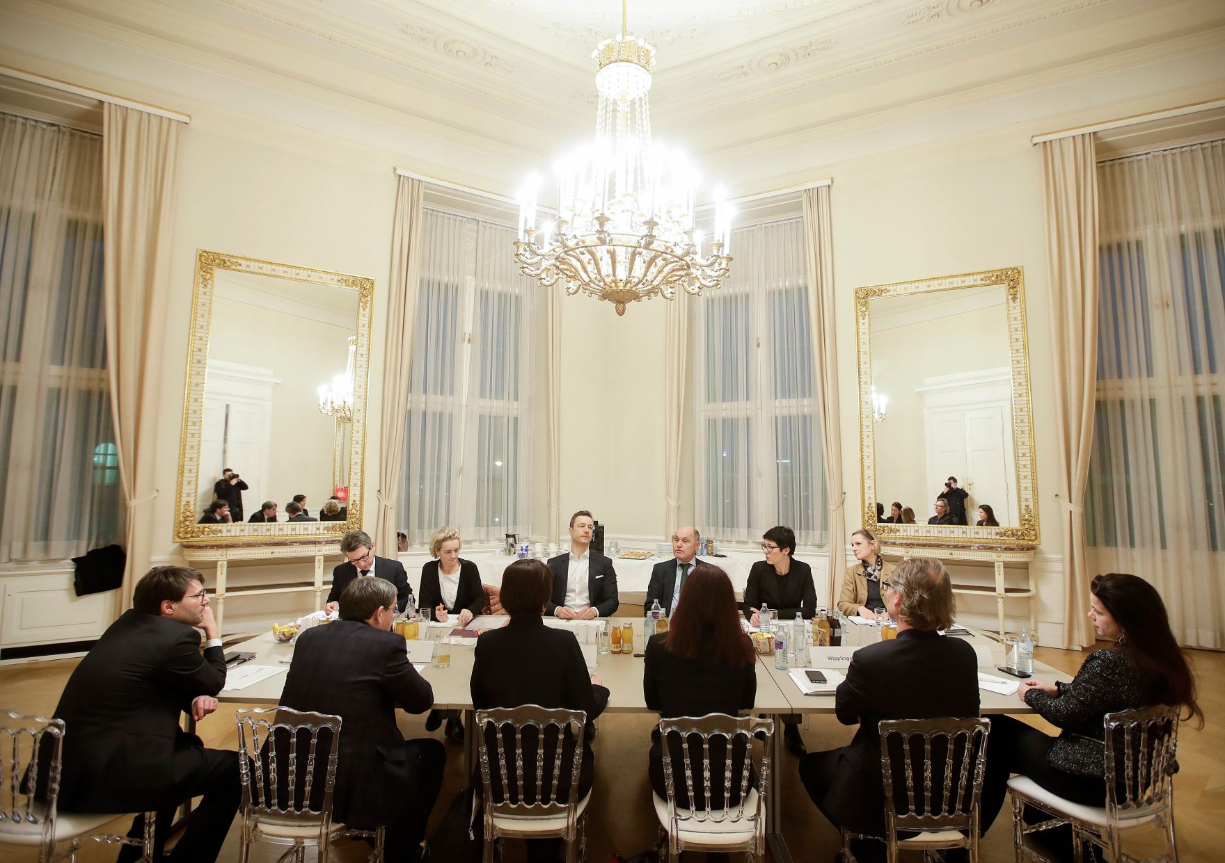 Am 23. J&auml;nner 2019 besuchte Bundesminister Gernot Bl&uuml;mel gemeinsam mit eine Expertengruppe das Haus der Geschichte.