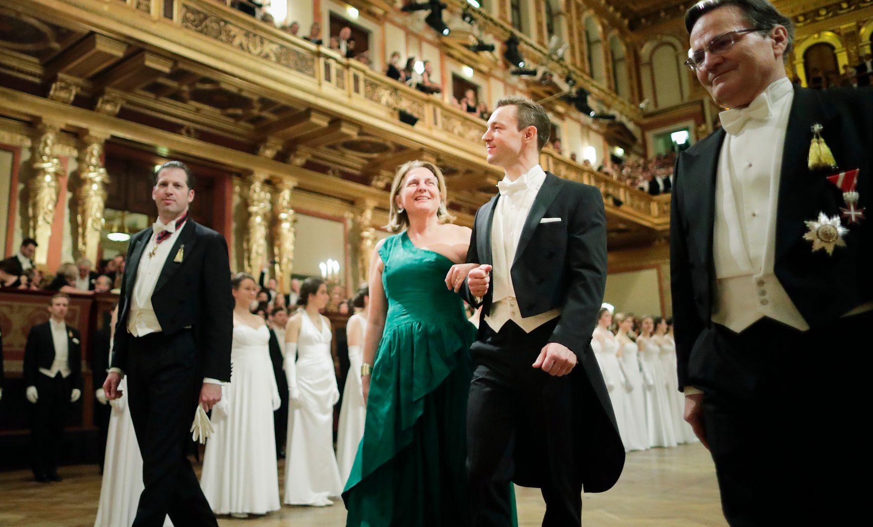 Am 26. J&auml;nner 2019 besuchte Bundesminister Gernot Bl&uuml;mel (m.r.) den Ball der Industrie und Technik. Im Bild mit Bundesministerin Karin Kneissl (m.l.)