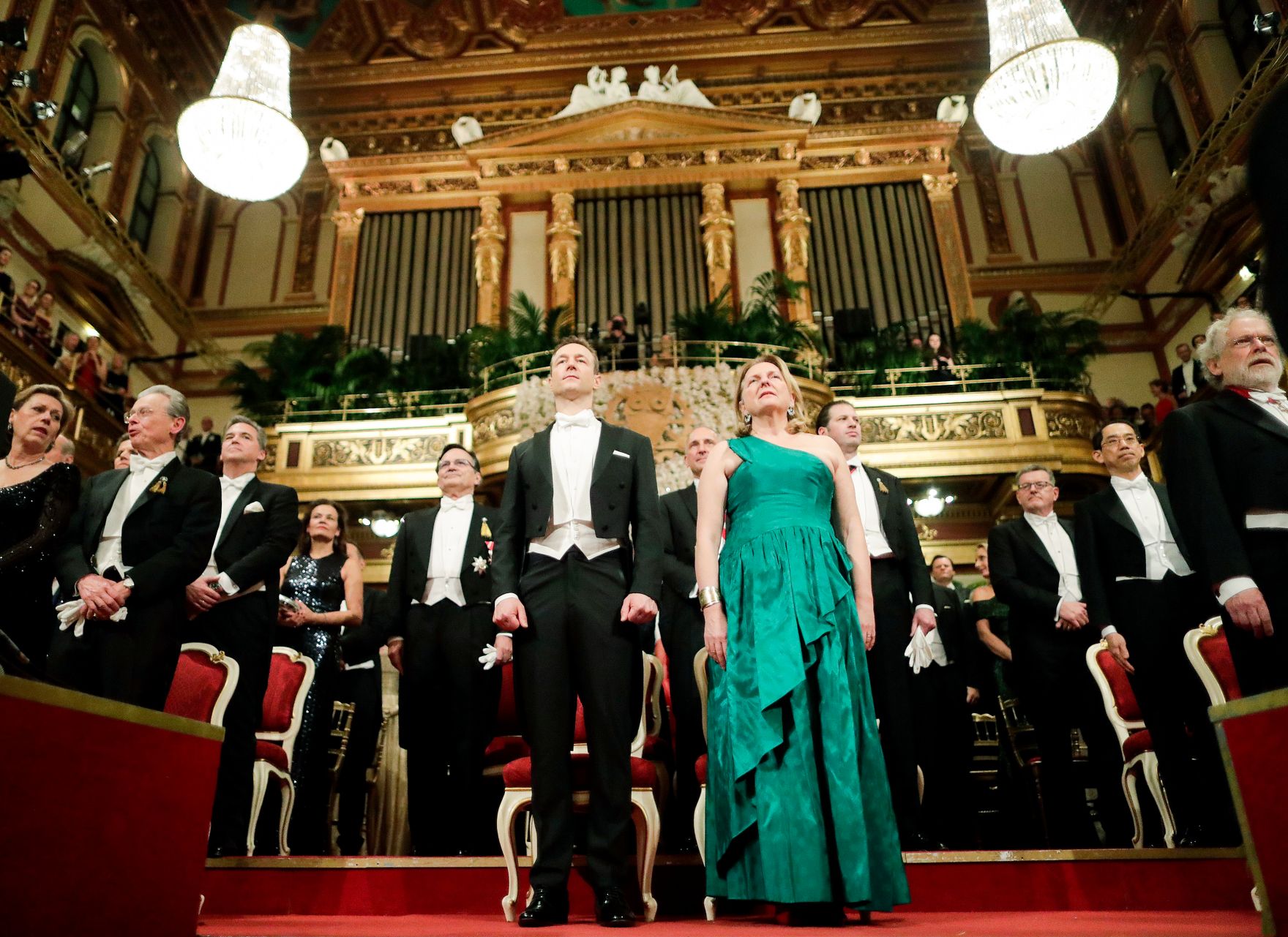 Am 26. J&auml;nner 2019 besuchte Bundesminister Gernot Bl&uuml;mel (m.l.) den Ball der Industrie und Technik. Im Bild mit Bundesministerin Karin Kneissl (m.r.)