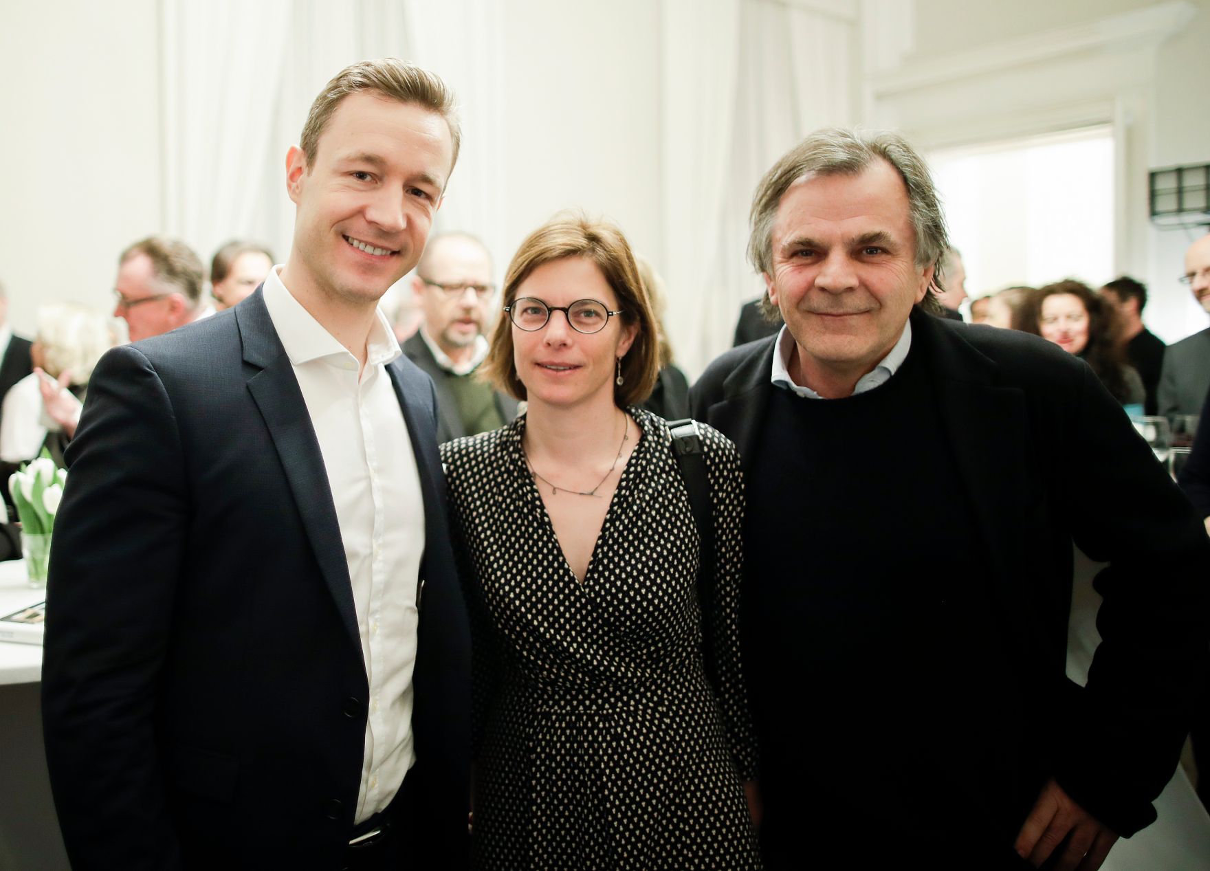 Am 28. J&auml;nner 2019 er&ouml;ffnete Bundesminister Gernot Bl&uuml;mel (l.) die Ausstellung Kunst und Technik im Bundeskanzleramt.