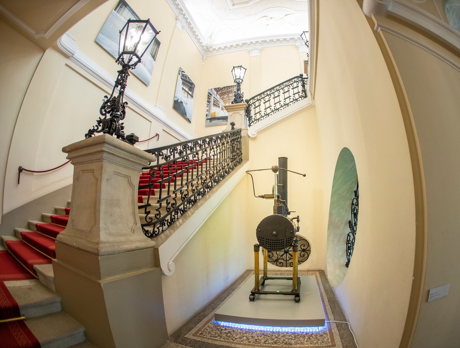 Am 28. J&auml;nner 2019 er&ouml;ffnete Bundesminister Gernot Bl&uuml;mel die Ausstellung Kunst und Technik im Bundeskanzleramt.