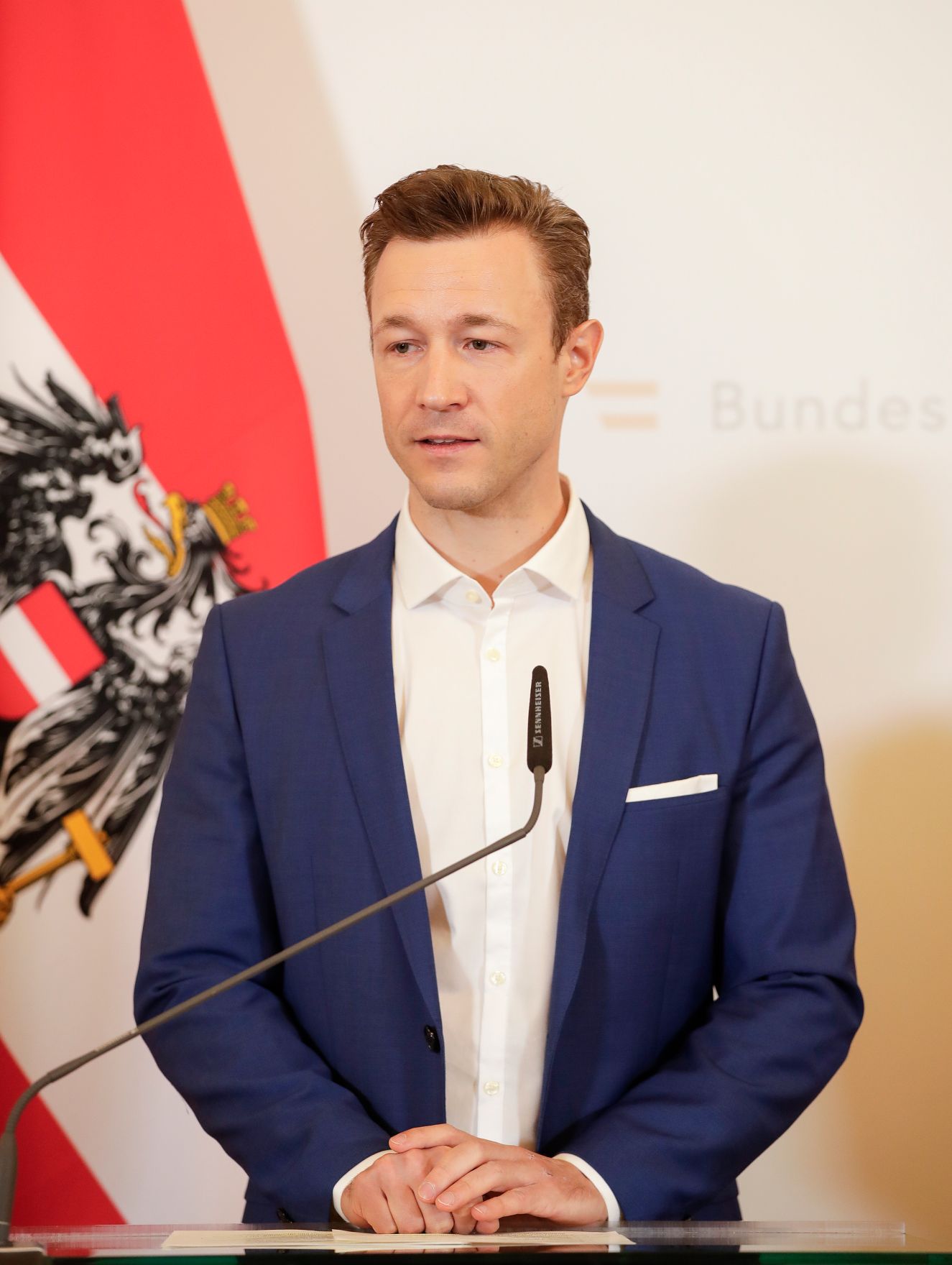 Bundesminister Gernot Bl&uuml;mel (im Bild) beim Pressefoyer nach dem Ministerrat am 20. Februar 2019.