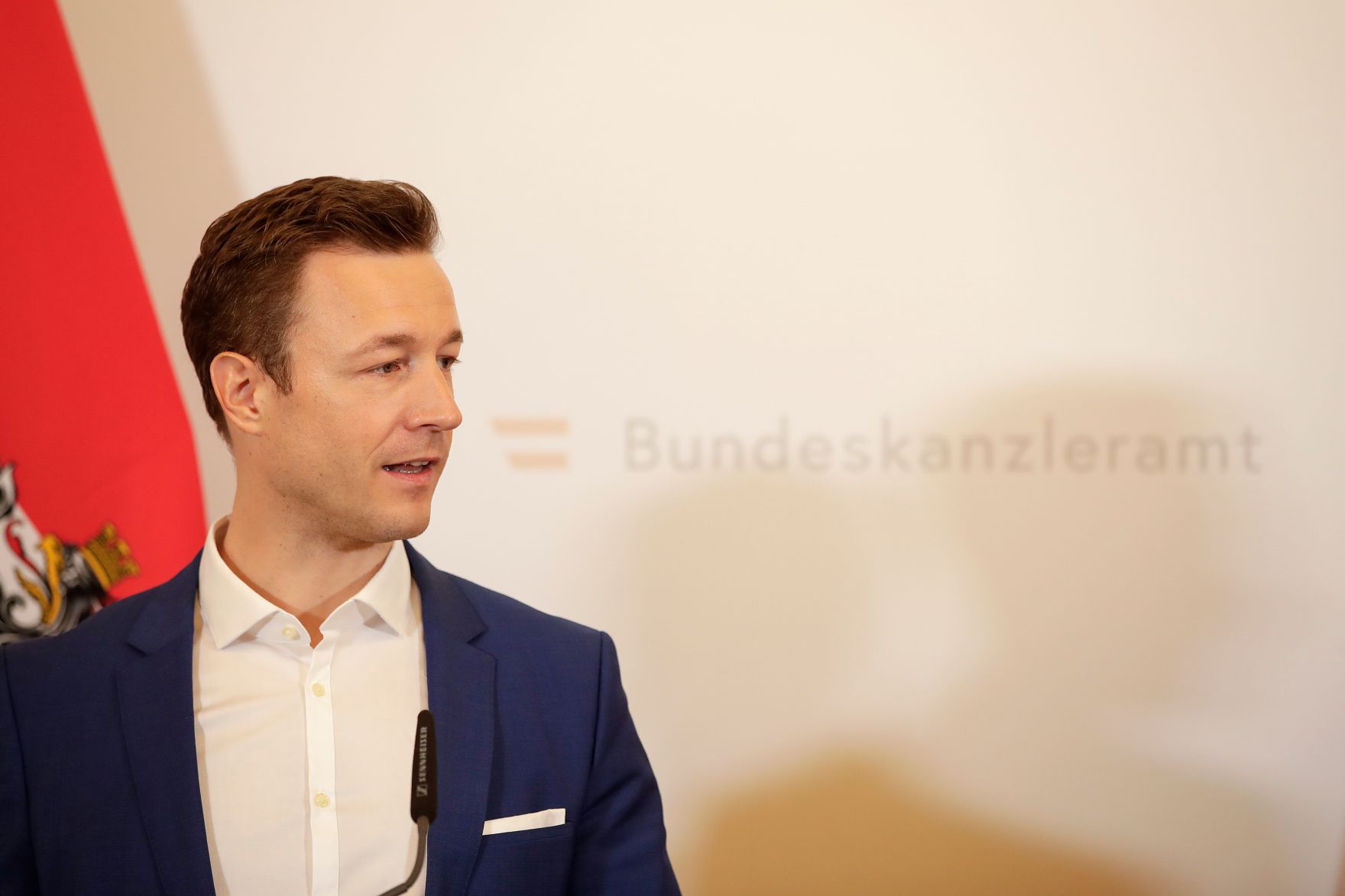 Bundesminister Gernot Bl&uuml;mel (im Bild) beim Pressefoyer nach dem Ministerrat am 20. Februar 2019.