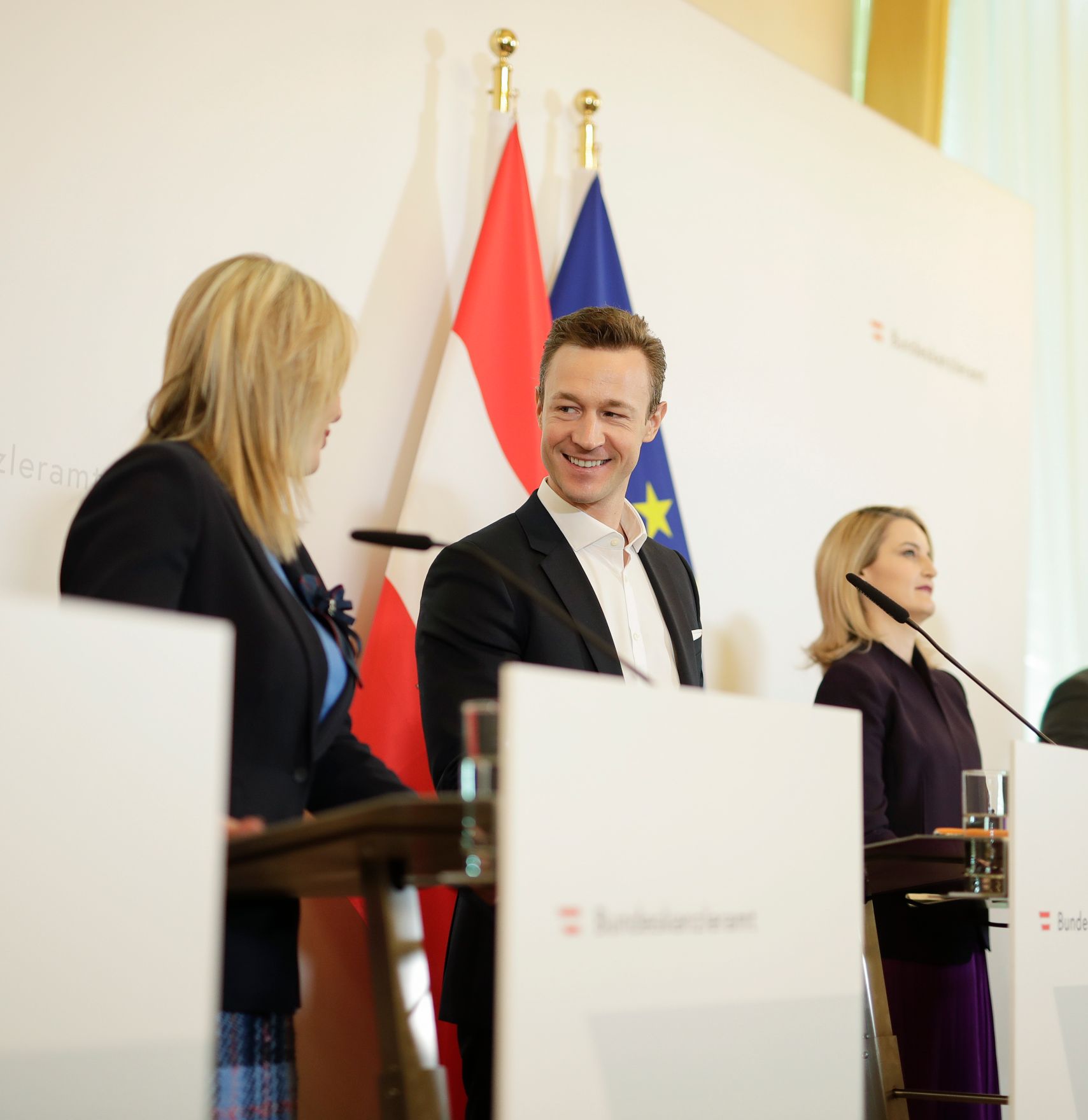 Am 21. Februar 2019 lud Bundesminister Gernot Bl&uuml;mel zur Konferenz "Future of the EU - view from the Western Balkans". Im Bild Jadranka Joksimovic (l.), Ministerin f&uuml;r EU-Integration der Republik Serbien mit Bundesminister Gernot Bl&uuml;mel (m.) und Dhurata Hoxha (r.), Ministerin f&uuml;r EU-Integration der Republik Kosovo beim Pressestatement.