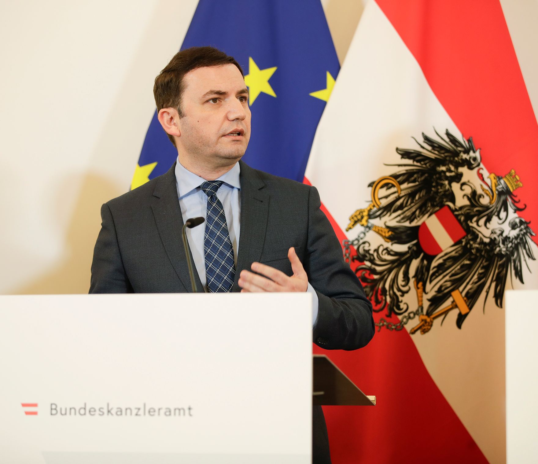 Am 21. Februar 2019 lud Bundesminister Gernot Bl&uuml;mel zur Konferenz "Future of the EU - view from the Western Balkans". Im Bild Bujar Osmani, Vize-Premierminister der Republik Nordmazedonien beim Pressestatement.