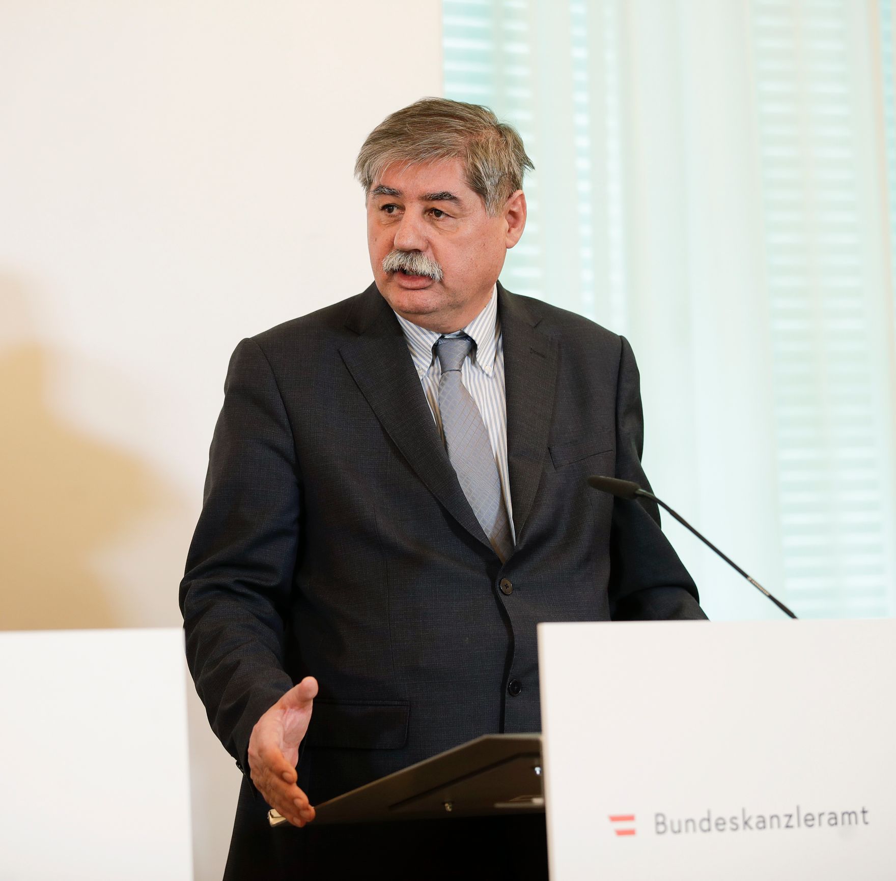 Am 21. Februar 2019 lud Bundesminister Gernot Bl&uuml;mel zur Konferenz "Future of the EU - view from the Western Balkans". Im Bild Zoran Jankovic, Staatssekret&auml;r im Au&szlig;enministerium Montenegros beim Pressestatement.