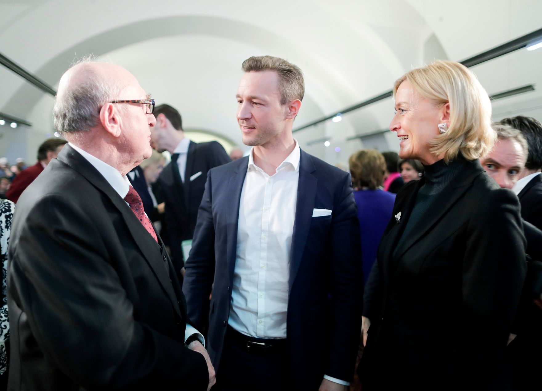 Am 14. M&auml;rz 2019 er&ouml;ffnete Bundesminister Gernot Bl&uuml;mel (m.) die Ausstellung &quot;Kaiser Maximilan I. Ein Gro&szlig;er Habsburger&quot; in der &Ouml;sterreichischen National Bibliothek. Im Bild mit der Generaldirektorin der &Ouml;sterreichischen Nationalbibliothek Johanna Rachinger (r.).