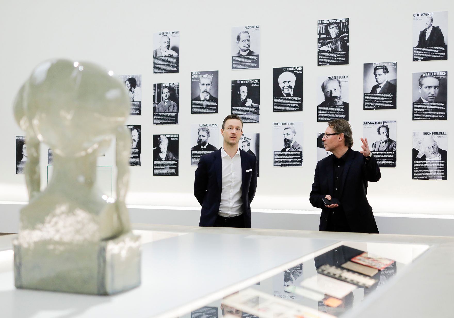 Am 15. M&auml;rz 2019 er&ouml;ffnete Bundesminister Gernot Bl&uuml;mel (l.) die Ausstellung &quot;Wien 1900. Aufbruch in die Moderne&quot; im Leopold Museum. Im Bild mit dem Direktor des Leopold Museums Hans-Peter Wipplinger (r.).