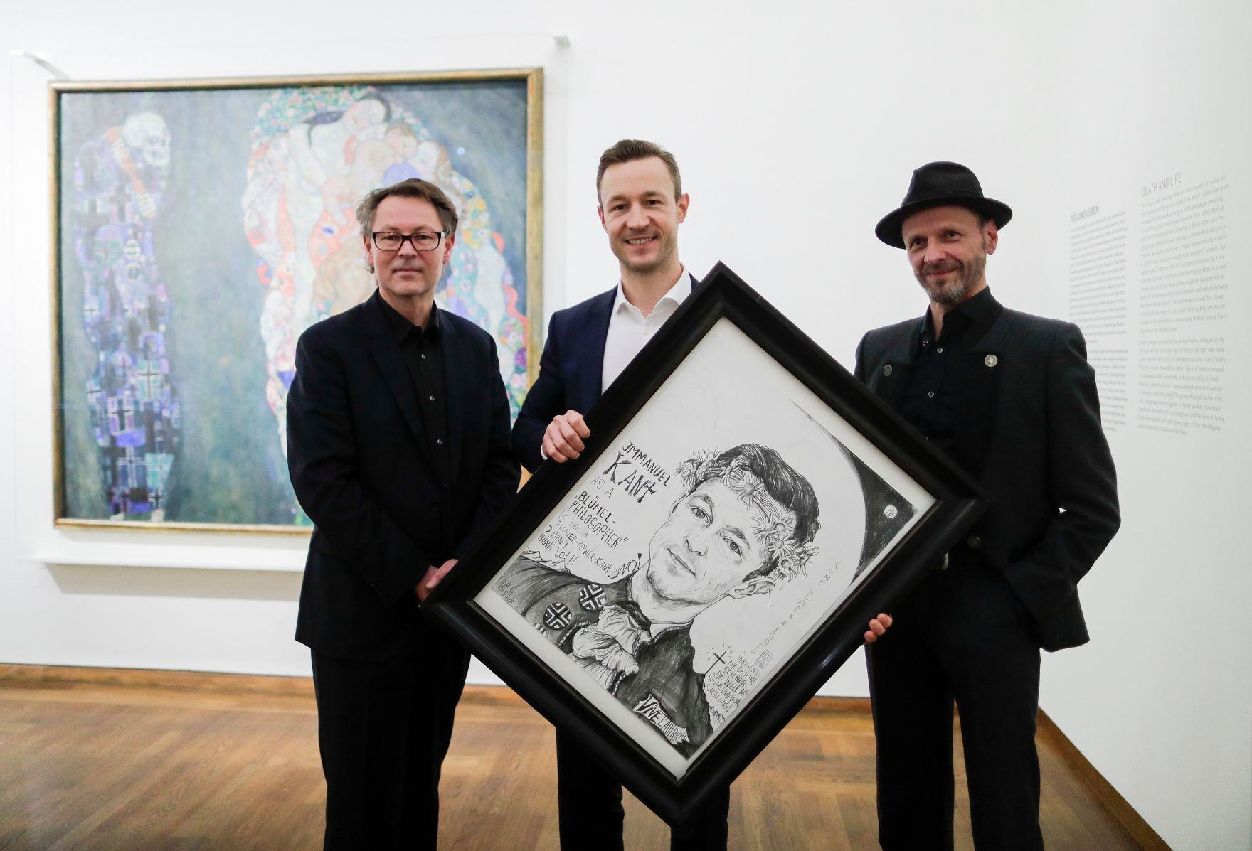 Am 15. M&auml;rz 2019 er&ouml;ffnete Bundesminister Gernot Bl&uuml;mel (m.) die Ausstellung &quot;Wien 1900. Aufbruch in die Moderne&quot; im Leopold Museum. Im Bild mit dem Direktor des Leopold Museums Hans-Peter Wipplinger (l.) und dem K&uuml;nstler Thomas Palme (r.).