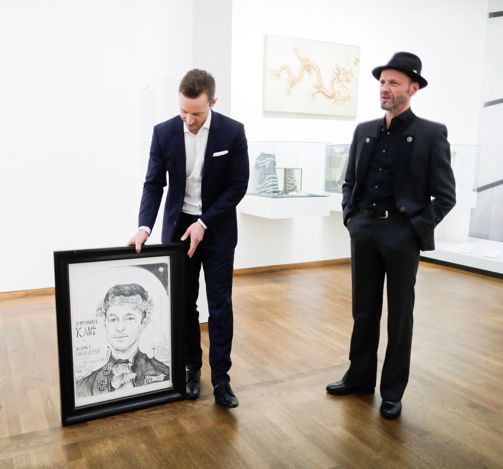 Am 15. M&auml;rz 2019 er&ouml;ffnete Bundesminister Gernot Bl&uuml;mel (l.) die Ausstellung &quot;Wien 1900. Aufbruch in die Moderne&quot; im Leopold Museum. Im Bild mit dem K&uuml;nstler Thomas Palme (r.).