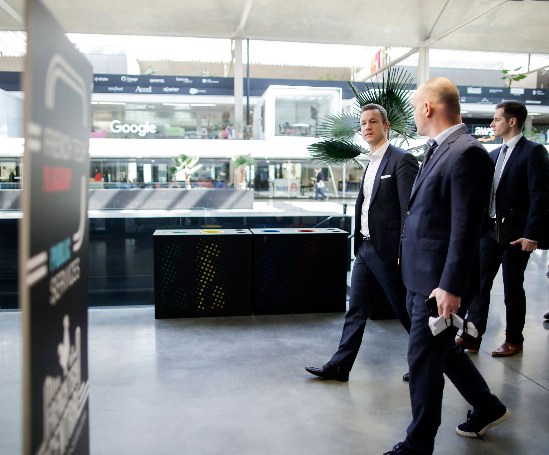 Am 21. M&auml;rz 2019 reiste Bundesminister Gernot Bl&uuml;mel (l.) nach Paris. Im Bild bei Station F.