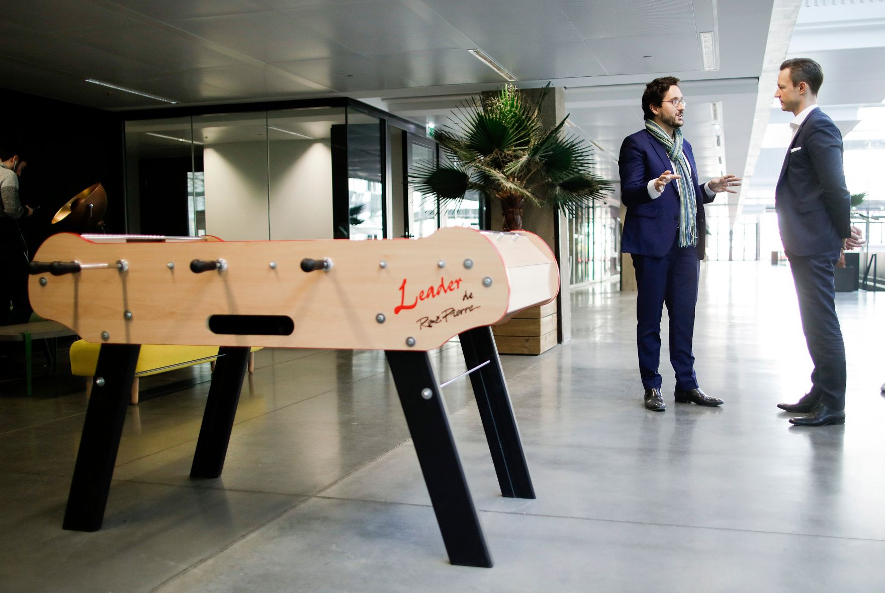 Am 21. M&auml;rz 2019 reiste Bundesminister Gernot Bl&uuml;mel (r.) nach Paris. Im Bild bei Station F.