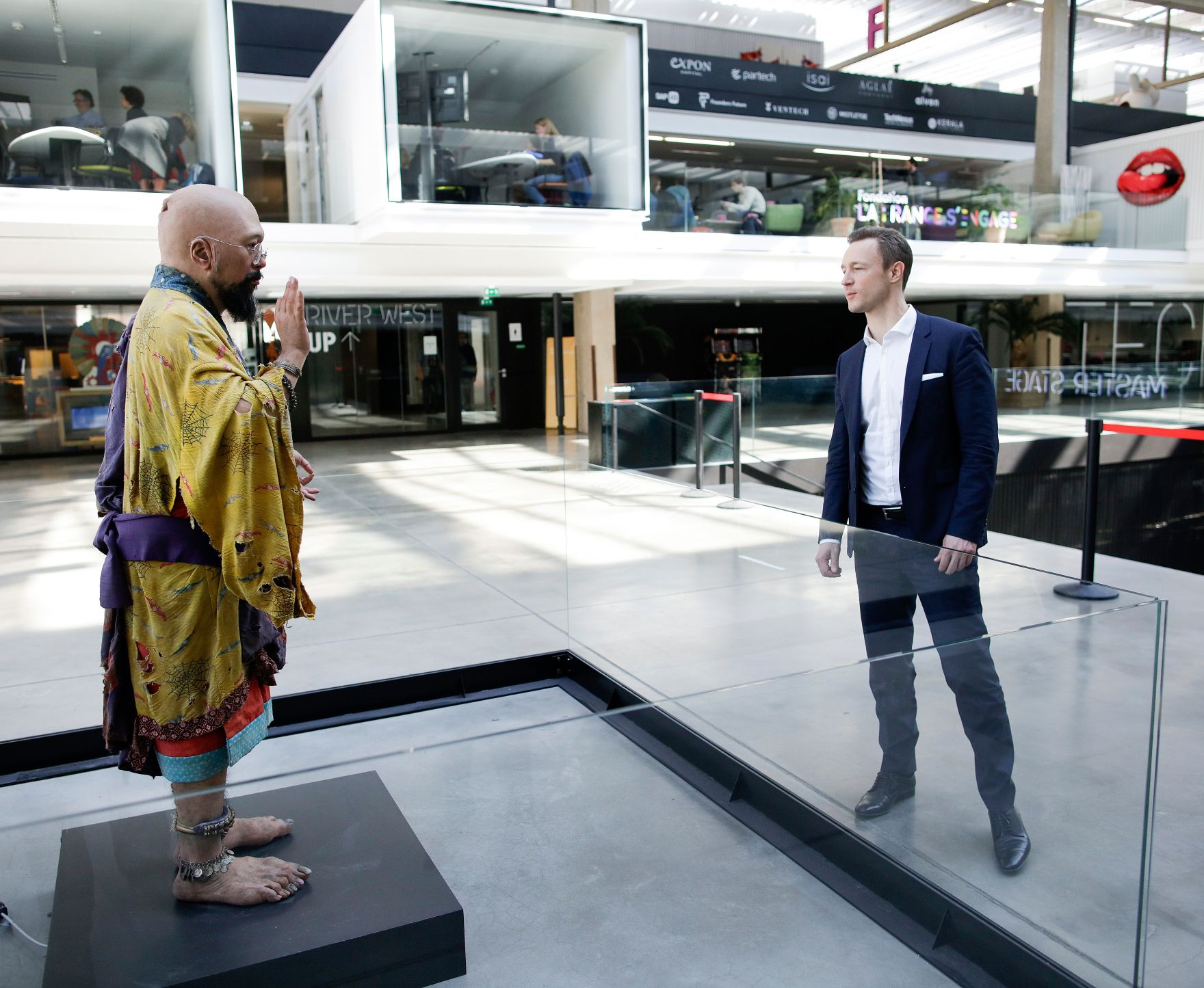 Am 21. M&auml;rz 2019 reiste Bundesminister Gernot Bl&uuml;mel (r.) nach Paris. Im Bild bei Station F.