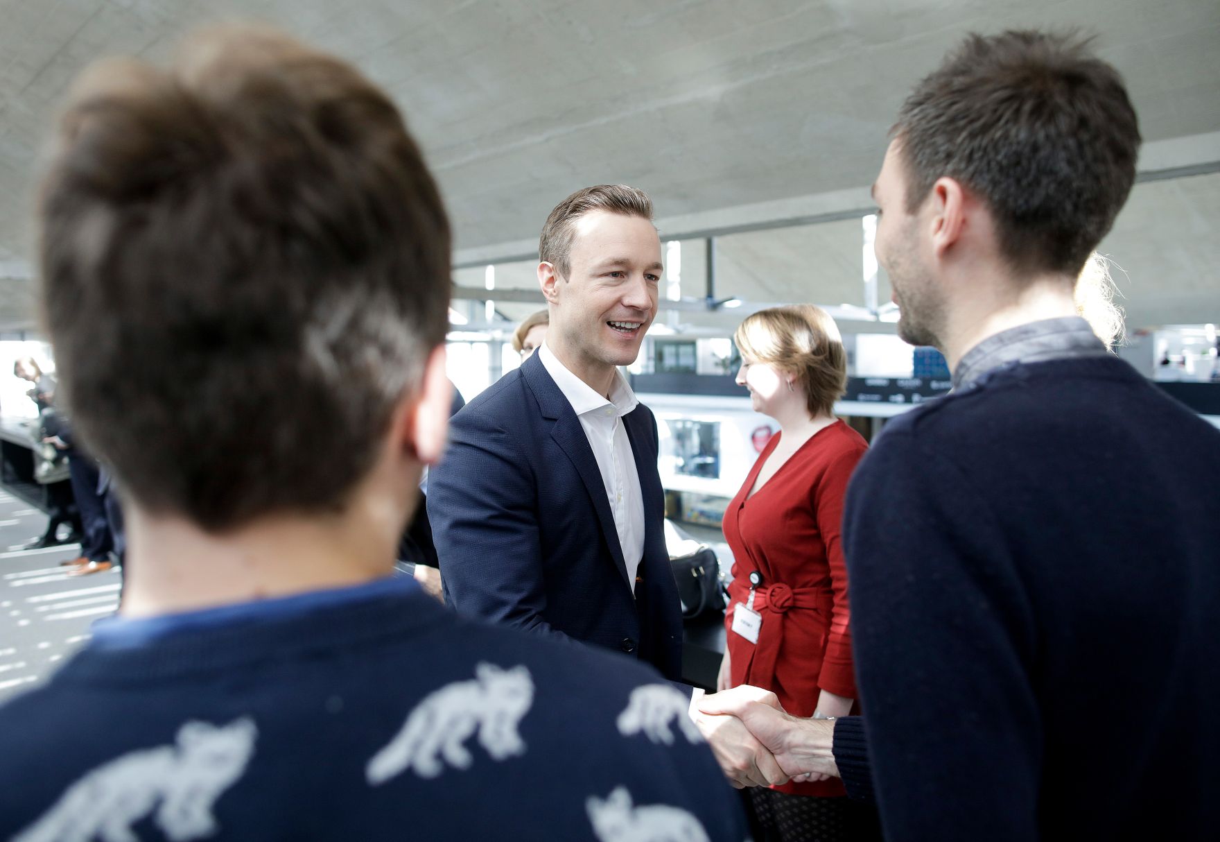 Am 21. M&auml;rz 2019 reiste Bundesminister Gernot Bl&uuml;mel (m.) nach Paris. Im Bild bei Station F.