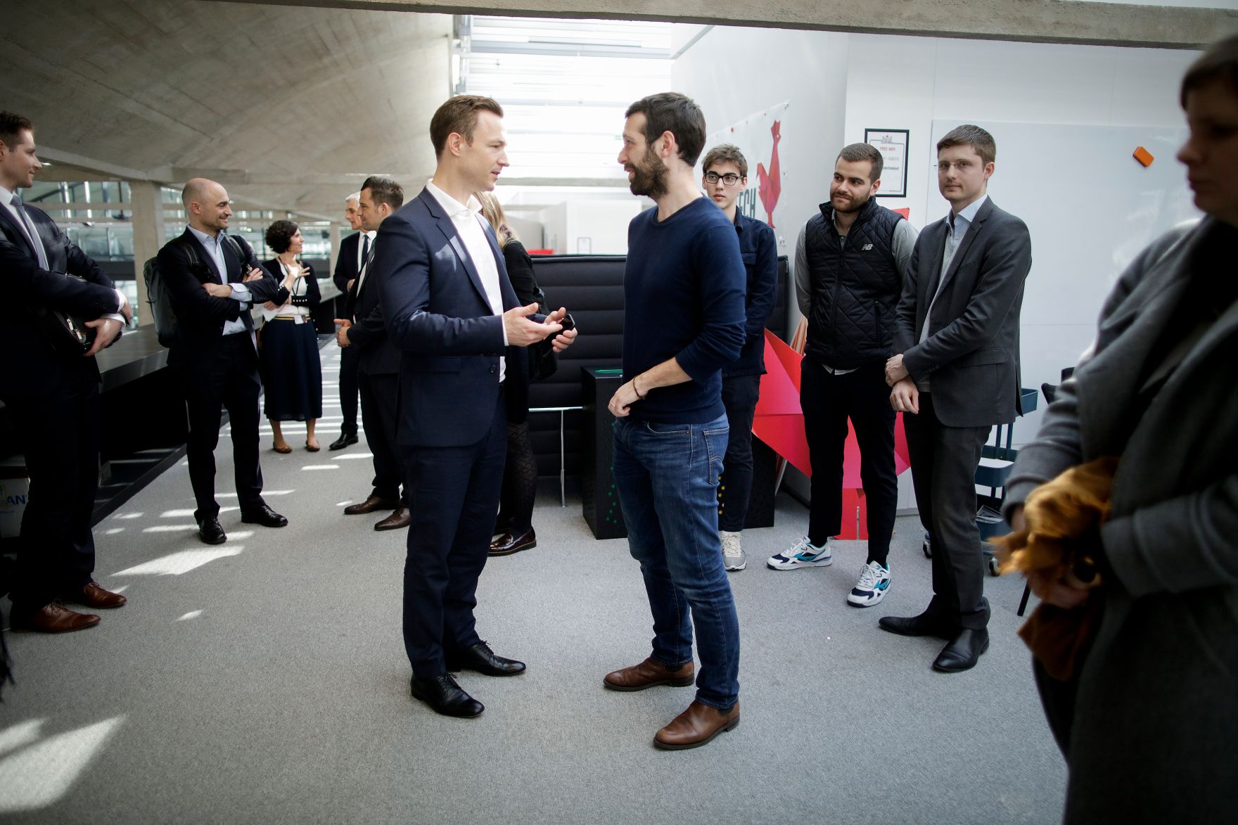 Am 21. M&auml;rz 2019 reiste Bundesminister Gernot Bl&uuml;mel (m.l.) nach Paris. Im Bild bei Station F.