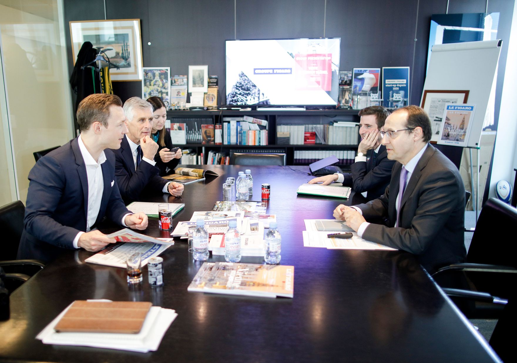 Am 21. M&auml;rz 2019 reiste Bundesminister Gernot Bl&uuml;mel (l.) nach Paris. Im Bild bei Le Figaro.