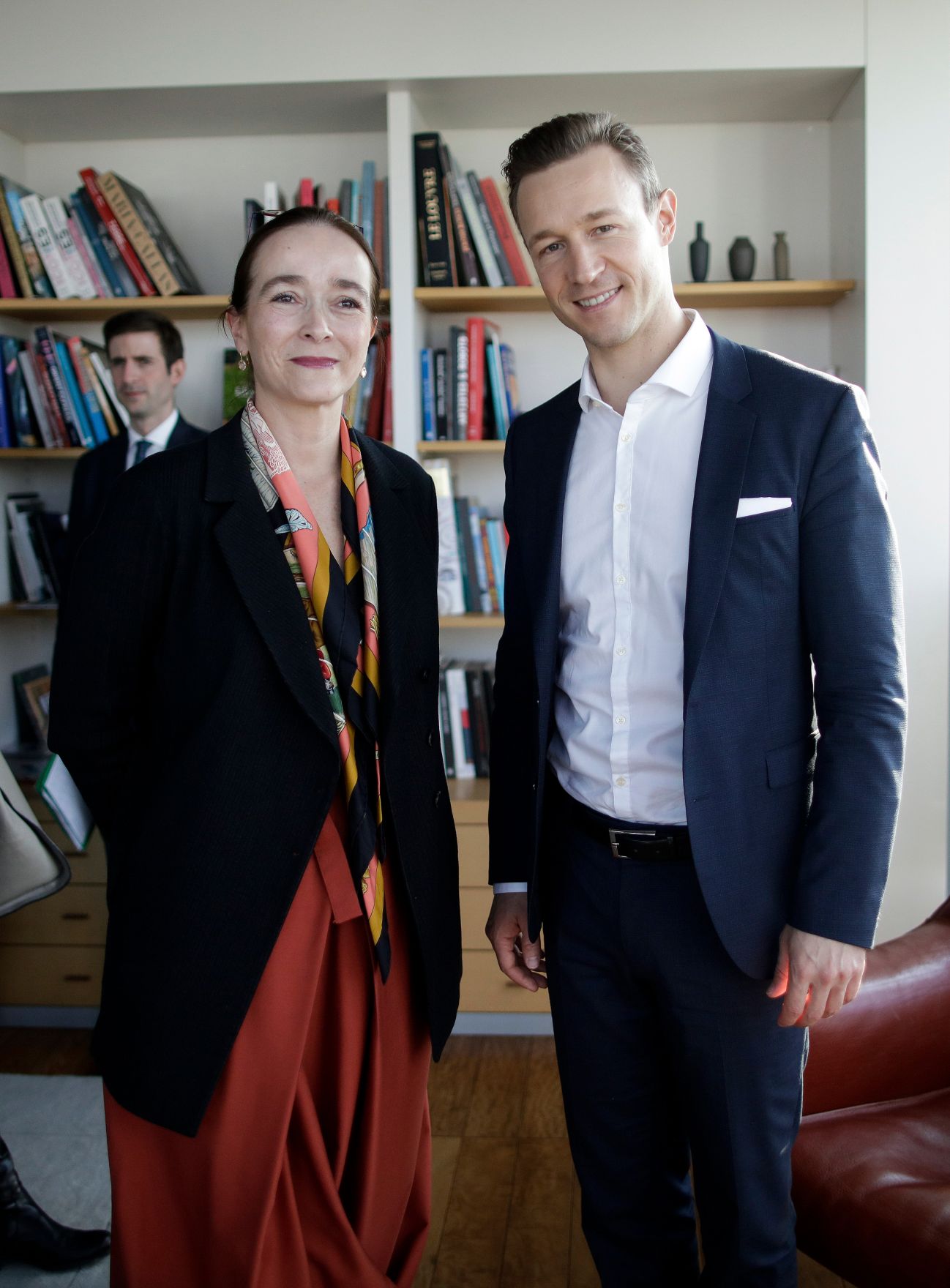 Am 21. M&auml;rz 2019 reiste Bundesminister Gernot Bl&uuml;mel (r.) nach Paris. Im Bild mit Delphine Ernotte (l.), Pr&auml;sidentin France T&eacute;l&eacute;visions, CEO des &ouml;ffentlich-rechtlichen franz&ouml;sischen Fernsehens.