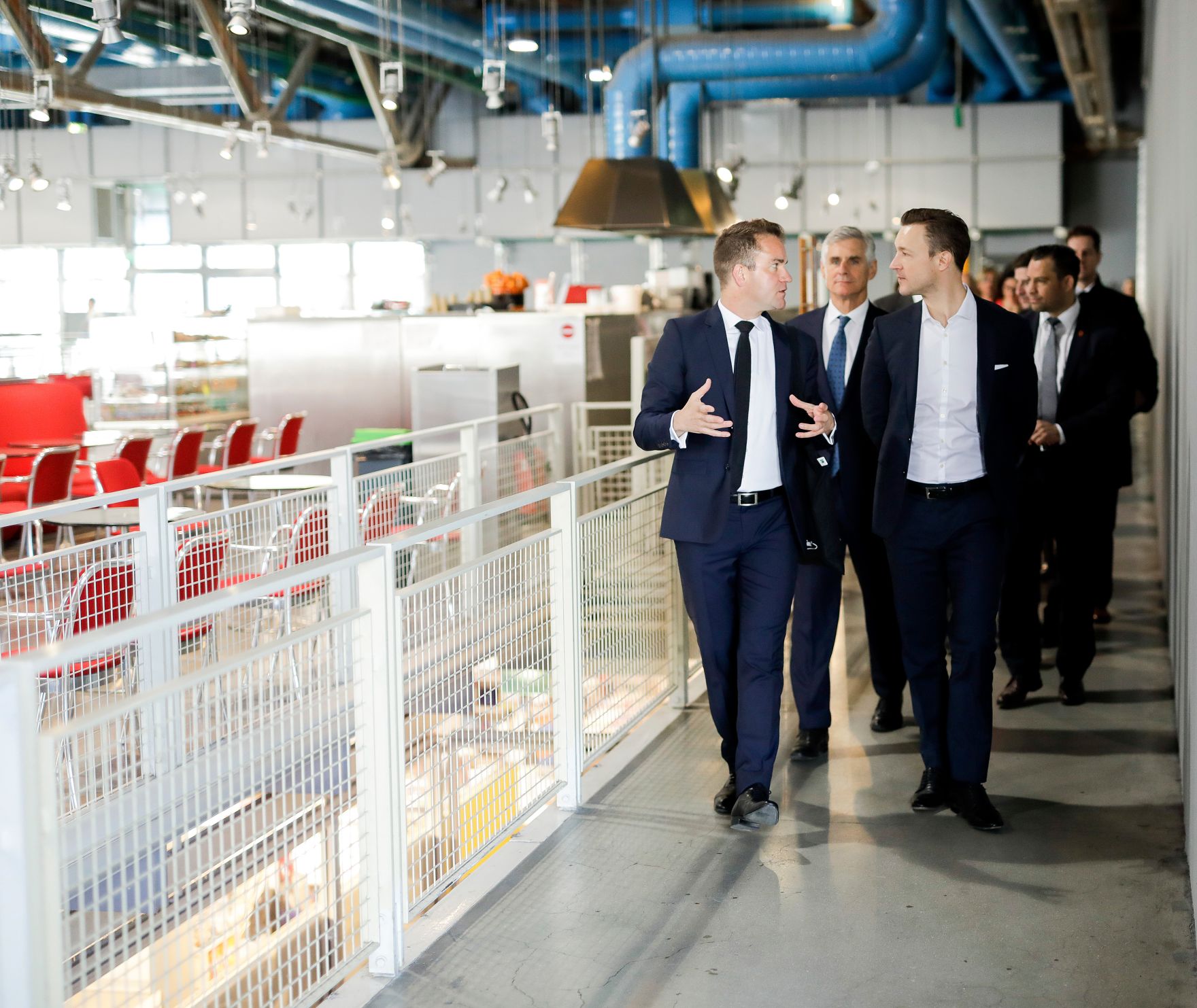 Am 22. M&auml;rz 2019 reiste Bundesminister Gernot Bl&uuml;mel nach Paris. Im Bild beim Besuch der Ausstellung &quot;La Fabrique du vivant: Mutations / Cr&eacute;ations 3&quot;