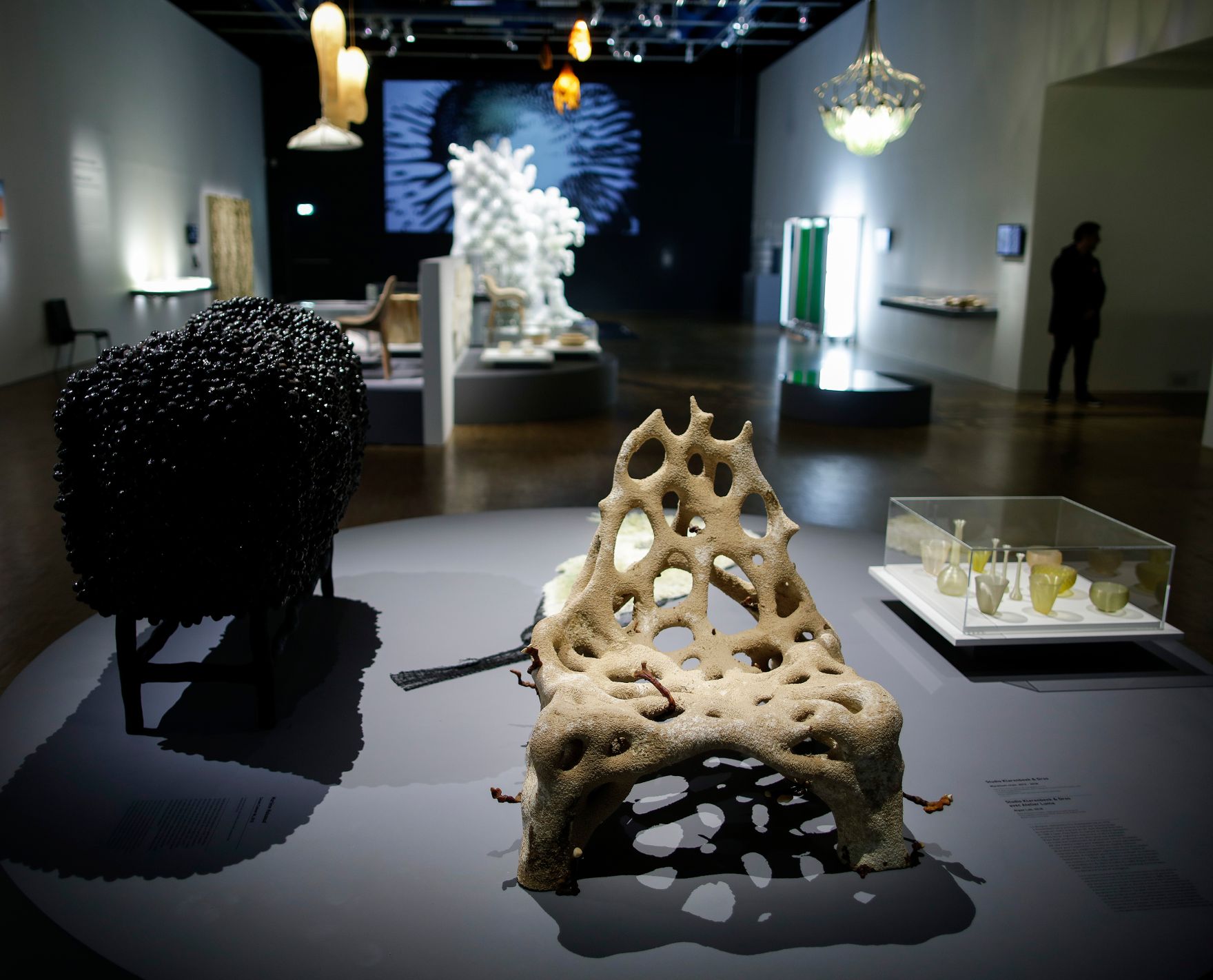 Am 22. M&auml;rz 2019 reiste Bundesminister Gernot Bl&uuml;mel nach Paris. Im Bild beim Besuch der Ausstellung &quot;La Fabrique du vivant: Mutations / Cr&eacute;ations 3&quot;