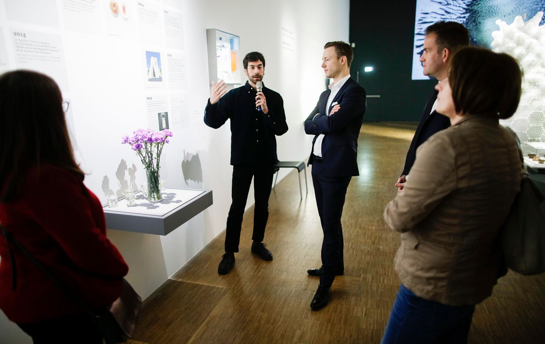 Am 22. M&auml;rz 2019 reiste Bundesminister Gernot Bl&uuml;mel nach Paris. Im Bild beim Besuch der Ausstellung &quot;La Fabrique du vivant: Mutations / Cr&eacute;ations 3&quot;
