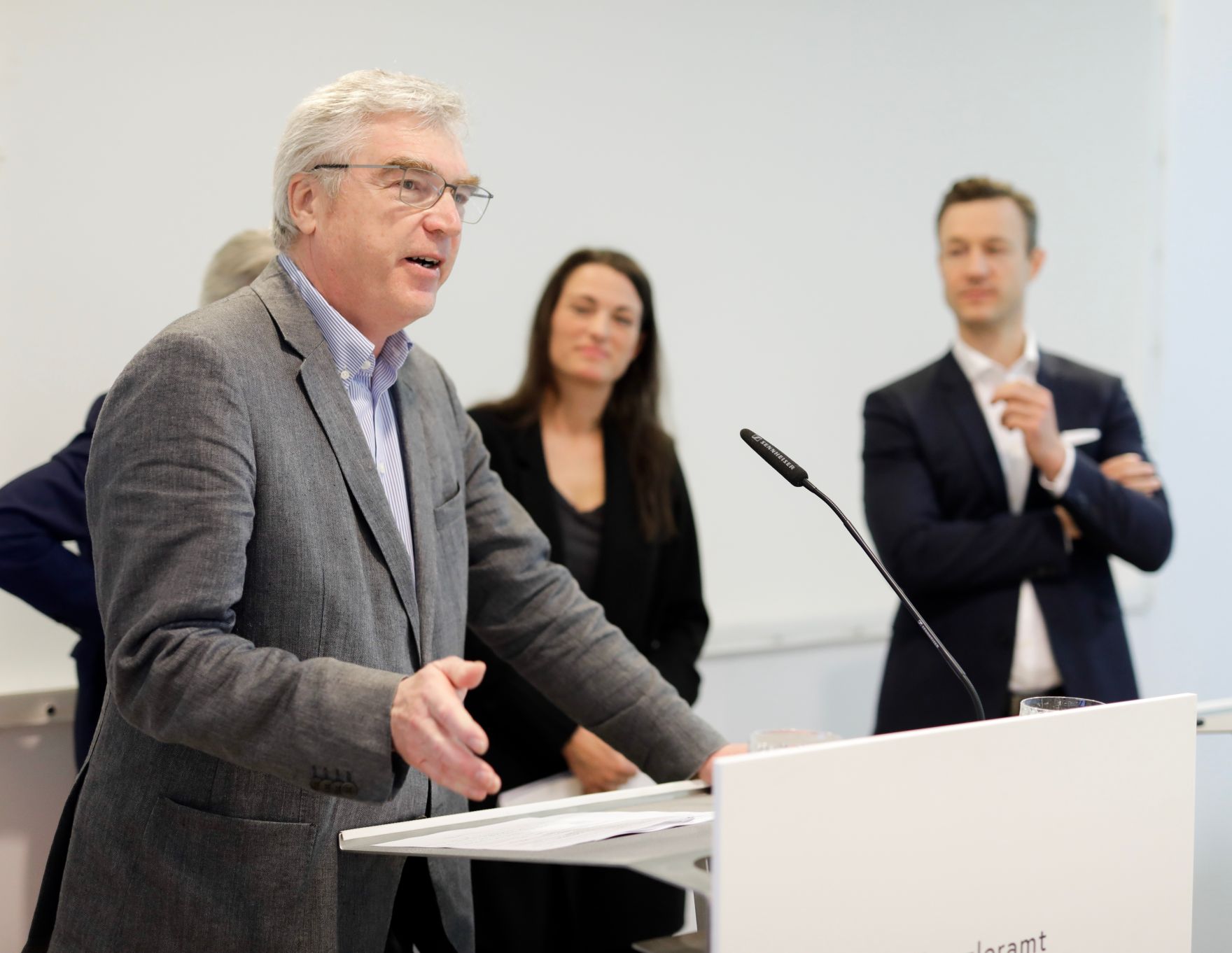 Am 03. April 2019 fand Pressekonferenz zum Thema &quot;Architekturbiennale Venedig 2020&quot; mit Bundesminister Gernot Bl&uuml;mel (r.) statt.