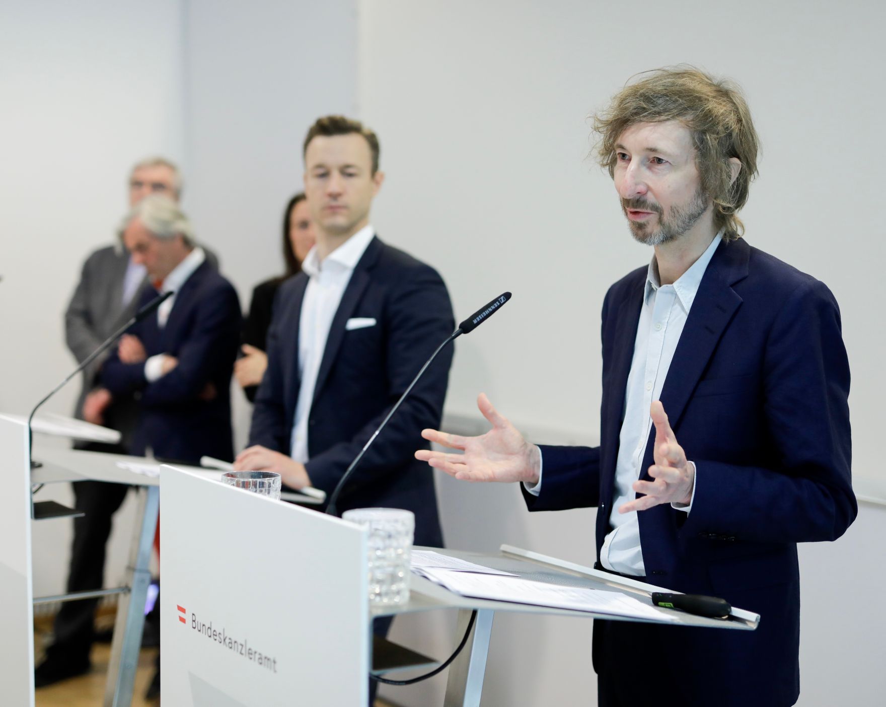 Am 03. April 2019 fand Pressekonferenz zum Thema &quot;Architekturbiennale Venedig 2020&quot; mit Bundesminister Gernot Bl&uuml;mel (m.) statt.