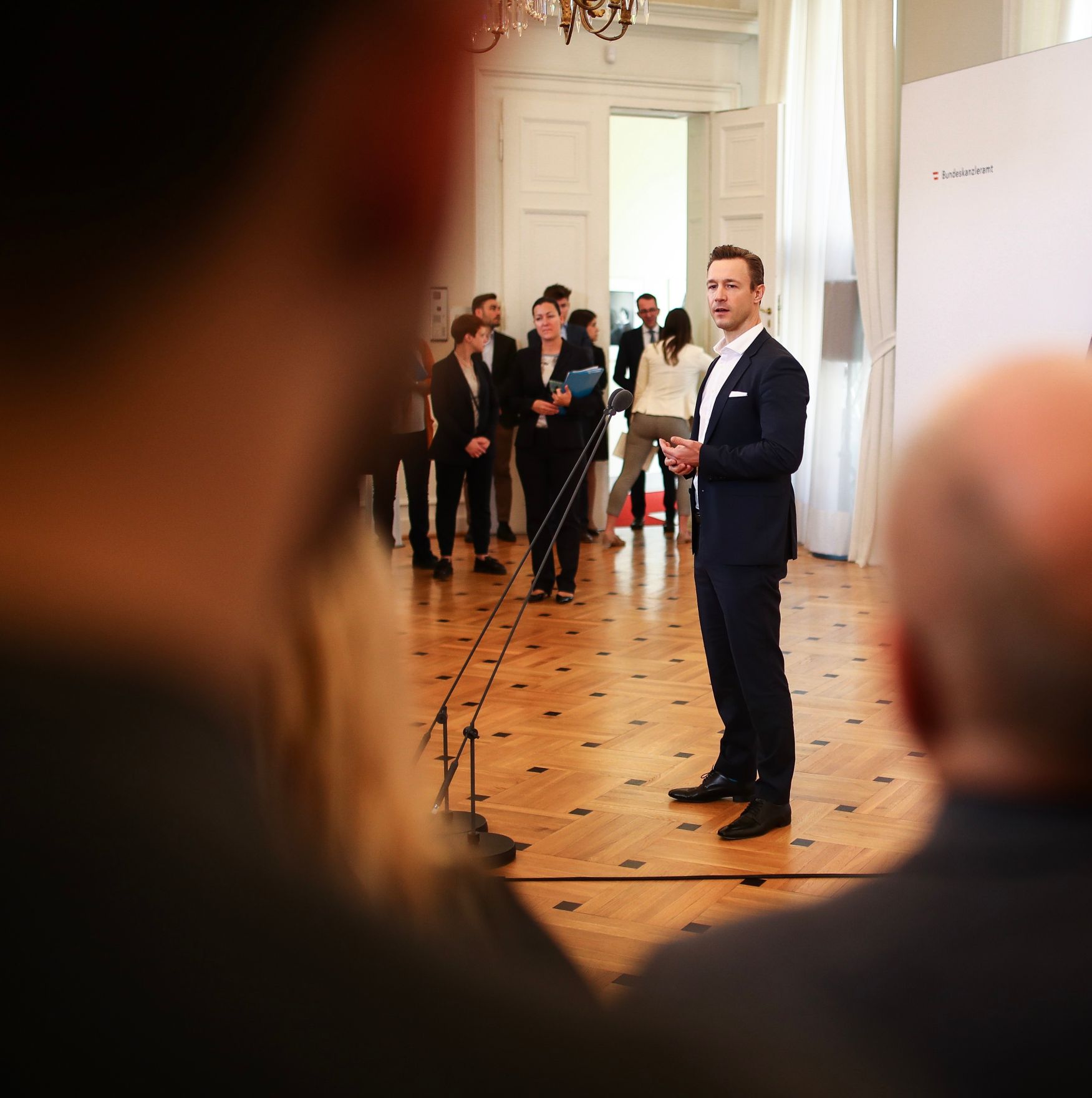 Bundesminister Gernot Bl&uuml;mel (im Bild) beim Pressestatement vor dem Ministerrat am 03. April 2019.