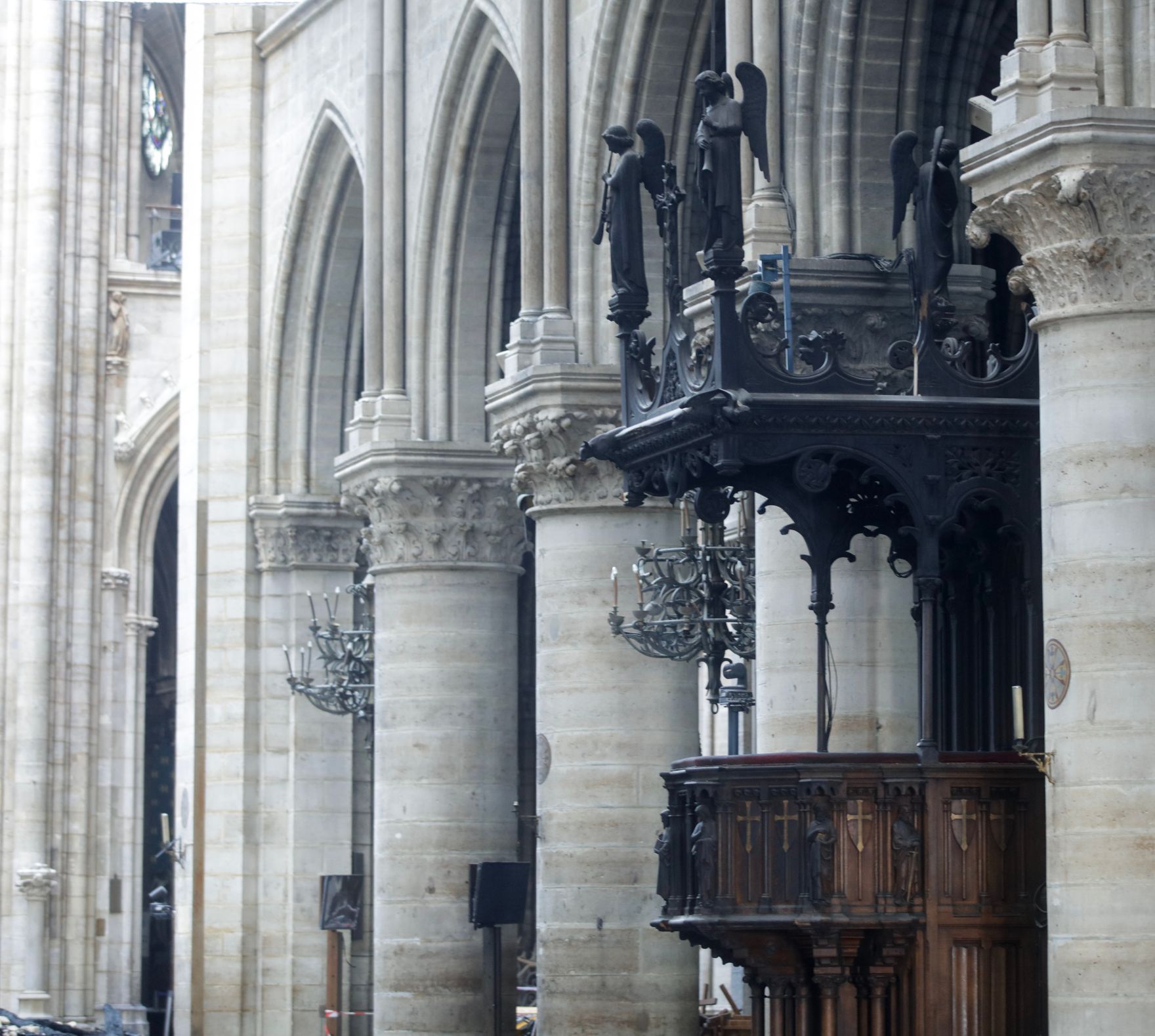 Am 3. Mai 2019 reiste Bundesminister Gernot Bl&uuml;mel anl&auml;sslich eines Arbeitsbesuchs nach Paris. Im Bild beim Besuch der Kathedrale Notre-Dame de Paris.