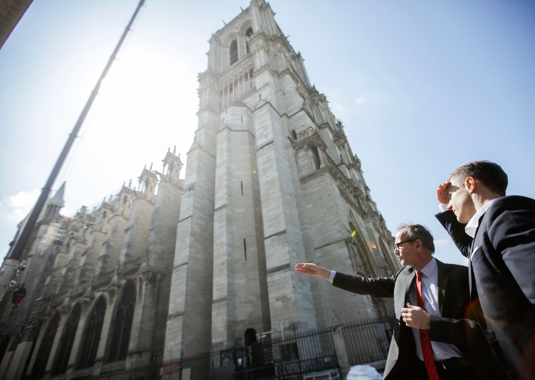 Am 3. Mai 2019 reiste Bundesminister Gernot Bl&uuml;mel anl&auml;sslich eines Arbeitsbesuchs nach Paris. Im Bild beim Besuch der Kathedrale Notre-Dame de Paris.