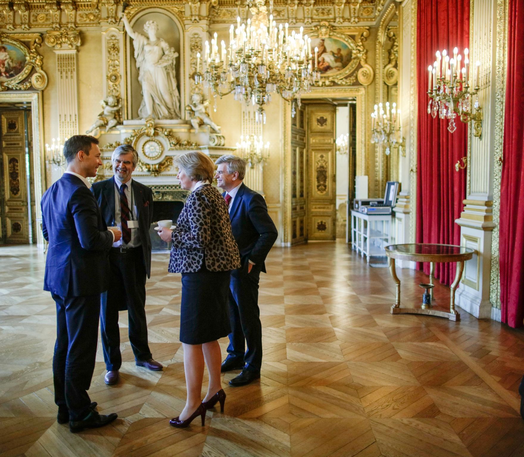Am 3. Mai 2019 reiste Bundesminister Gernot Bl&uuml;mel (l.) anl&auml;sslich eines Arbeitsbesuchs nach Paris. Im Bild beim Treffen der EU-Minister.