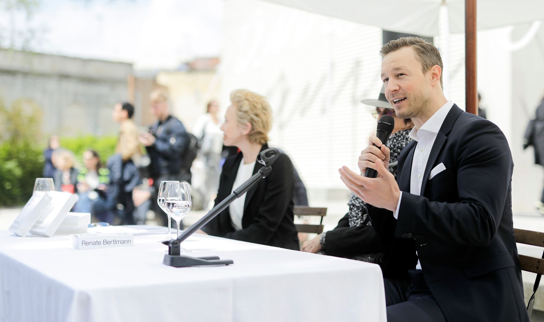Am 09. Mai 2019 reiste Bundesminister Gernot Bl&uuml;mel (r.) anl&auml;sslich der Ausstellungser&ouml;ffnung im &Ouml;sterreich Pavillon auf der 58. Internationalen Kunstausstellung &quot;La Biennale di Venezia&quot; nach Venedig.