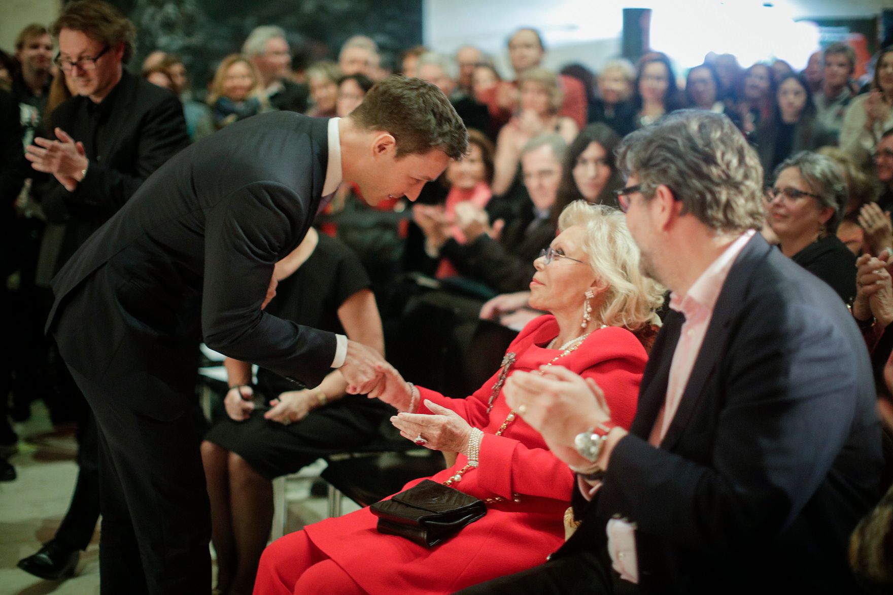 Am 15. Februar 2018 er&ouml;ffnete Bundesminister Gernot Bl&uuml;mel (l.) die Ausstellung &bdquo;WOW! The Heidi Horten Collection&ldquo; im Leopold Museum. Im Bild mit Heidi Horten (m.).