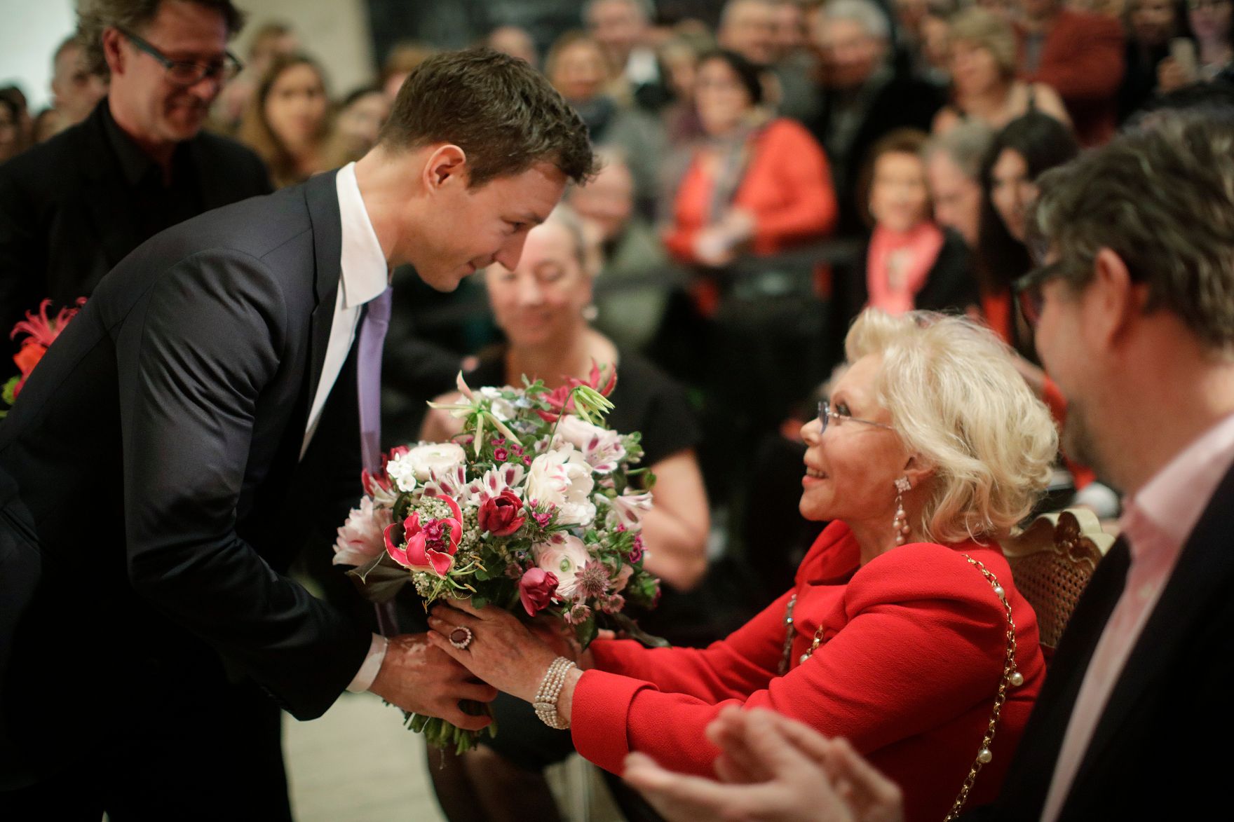 Am 15. Februar 2018 er&ouml;ffnete Bundesminister Gernot Bl&uuml;mel (l.) die Ausstellung &bdquo;WOW! The Heidi Horten Collection&ldquo; im Leopold Museum. Im Bild mit Heidi Horten (m.).